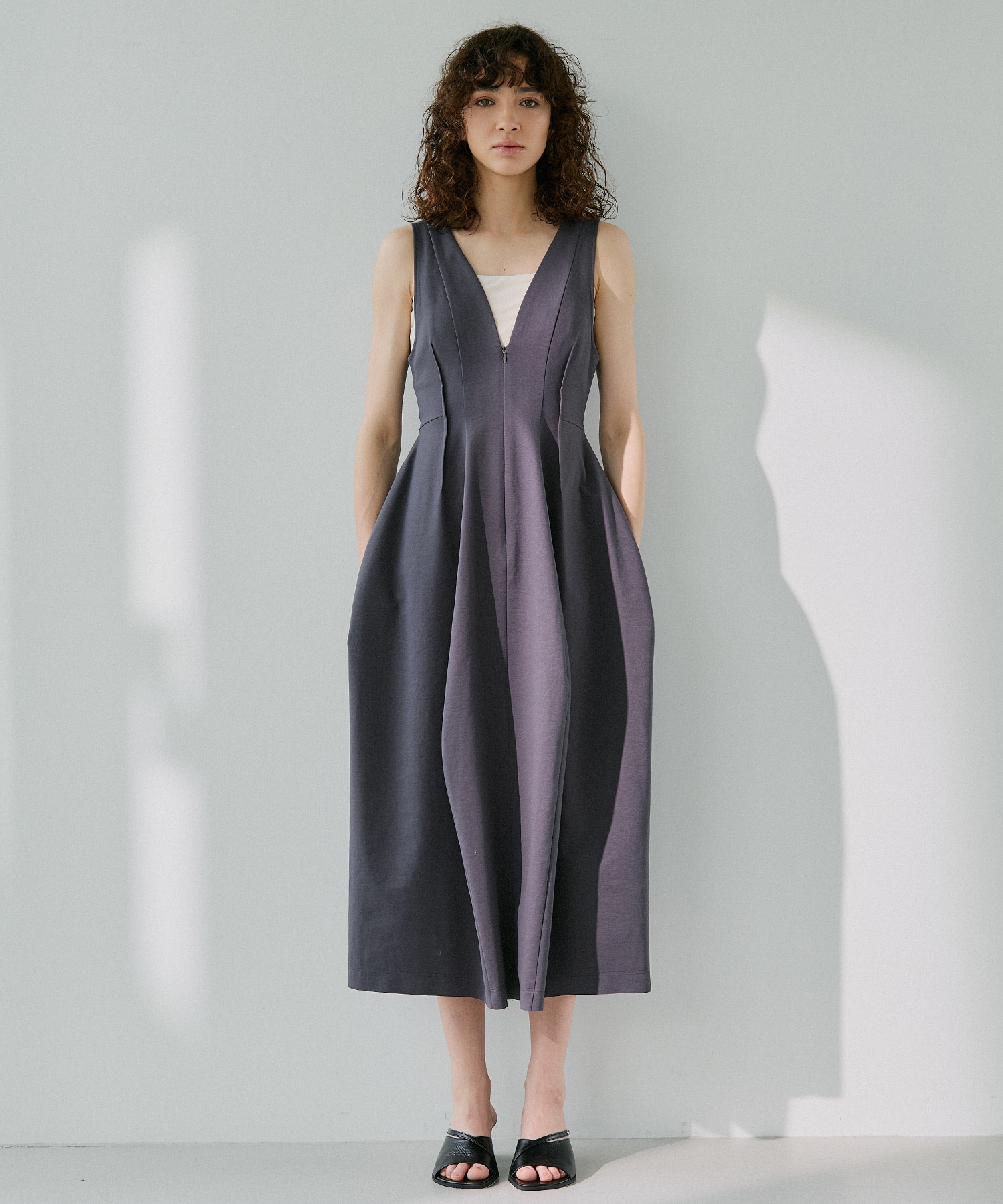 Arch Pattern Cut One-Piece RITAN