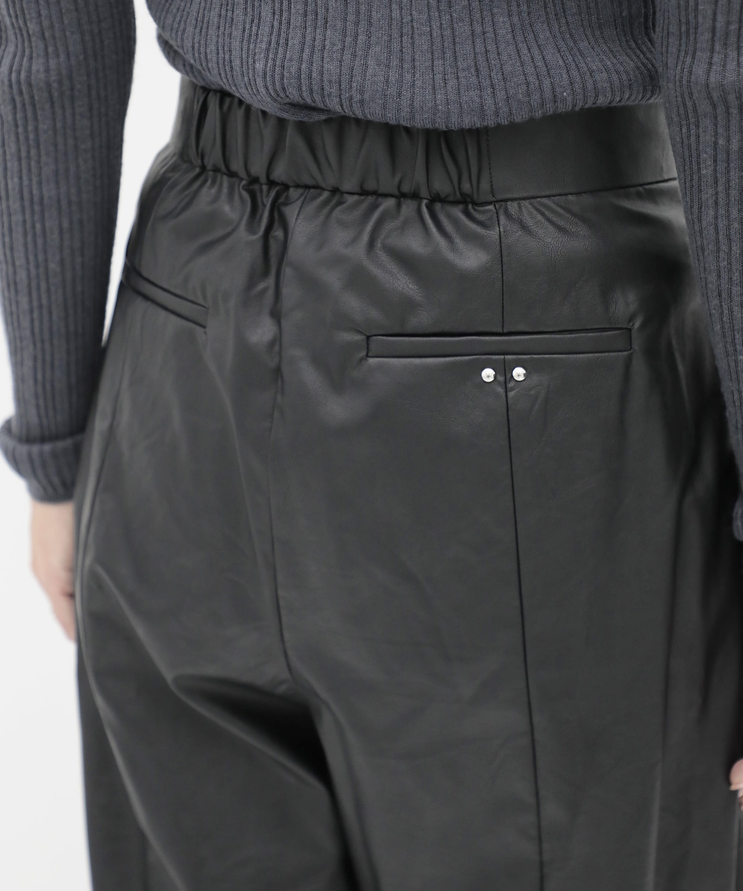 Leather Random Tuck Pants RITAN