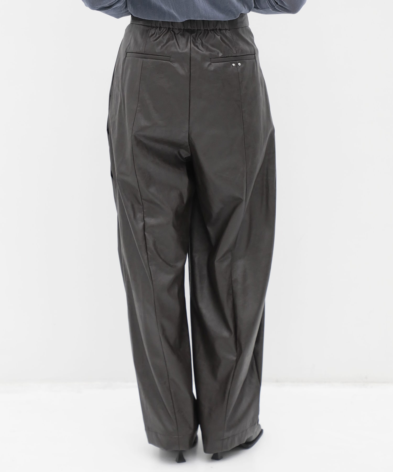 Leather Random Tuck Pants RITAN