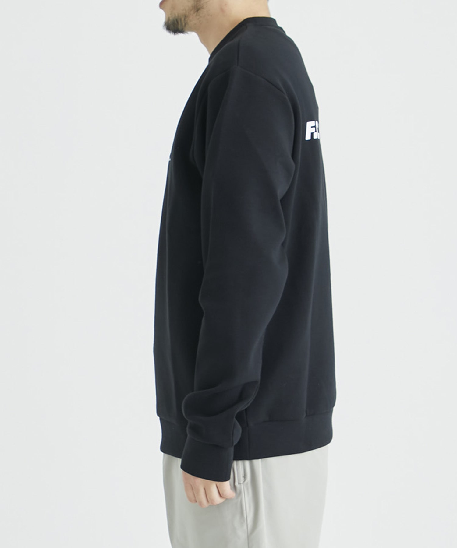 TECH SWEAT CREWNECK TOP(S BLACK): F.C.Real Bristol: MENS|THE
