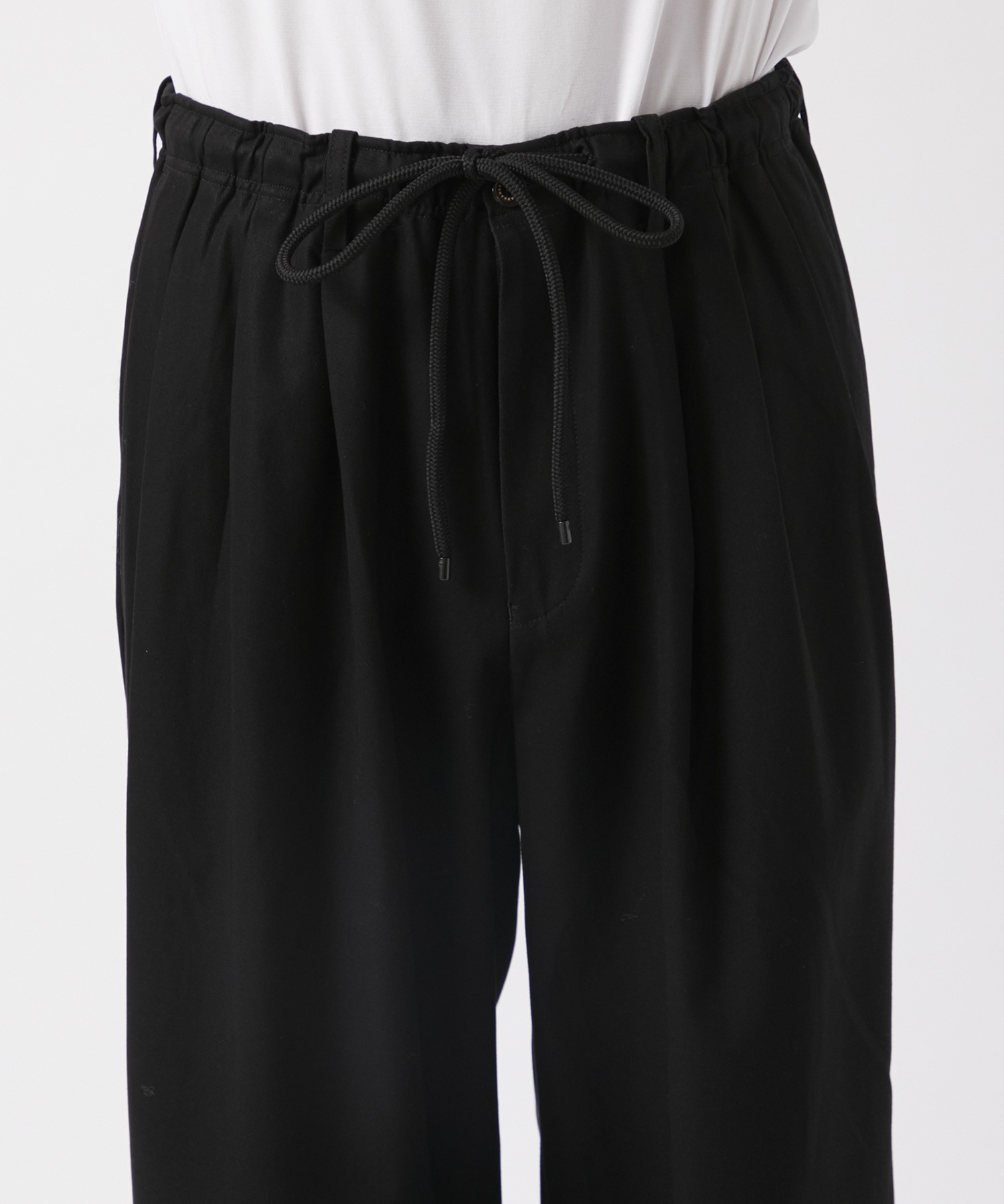 TRIPLE PLEATED EASY TROUSERS MARKAWARE