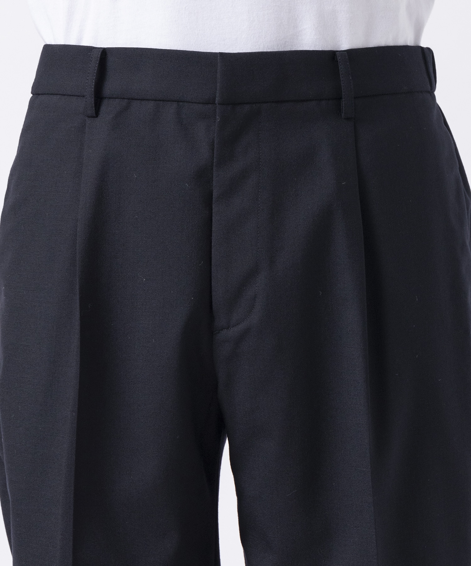 Calm Skin Easy Slim Straight Trousers THE TOKYO