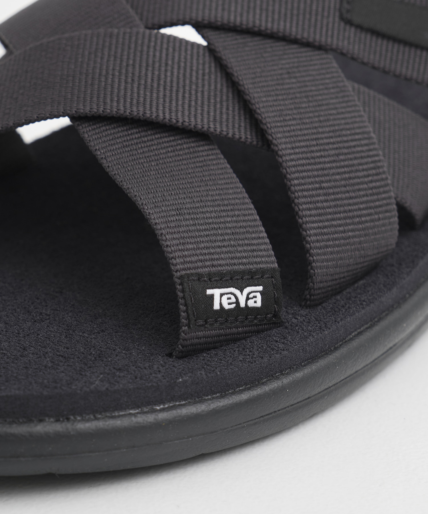 2251-SE02 × Teva N.HOOLYWOOD