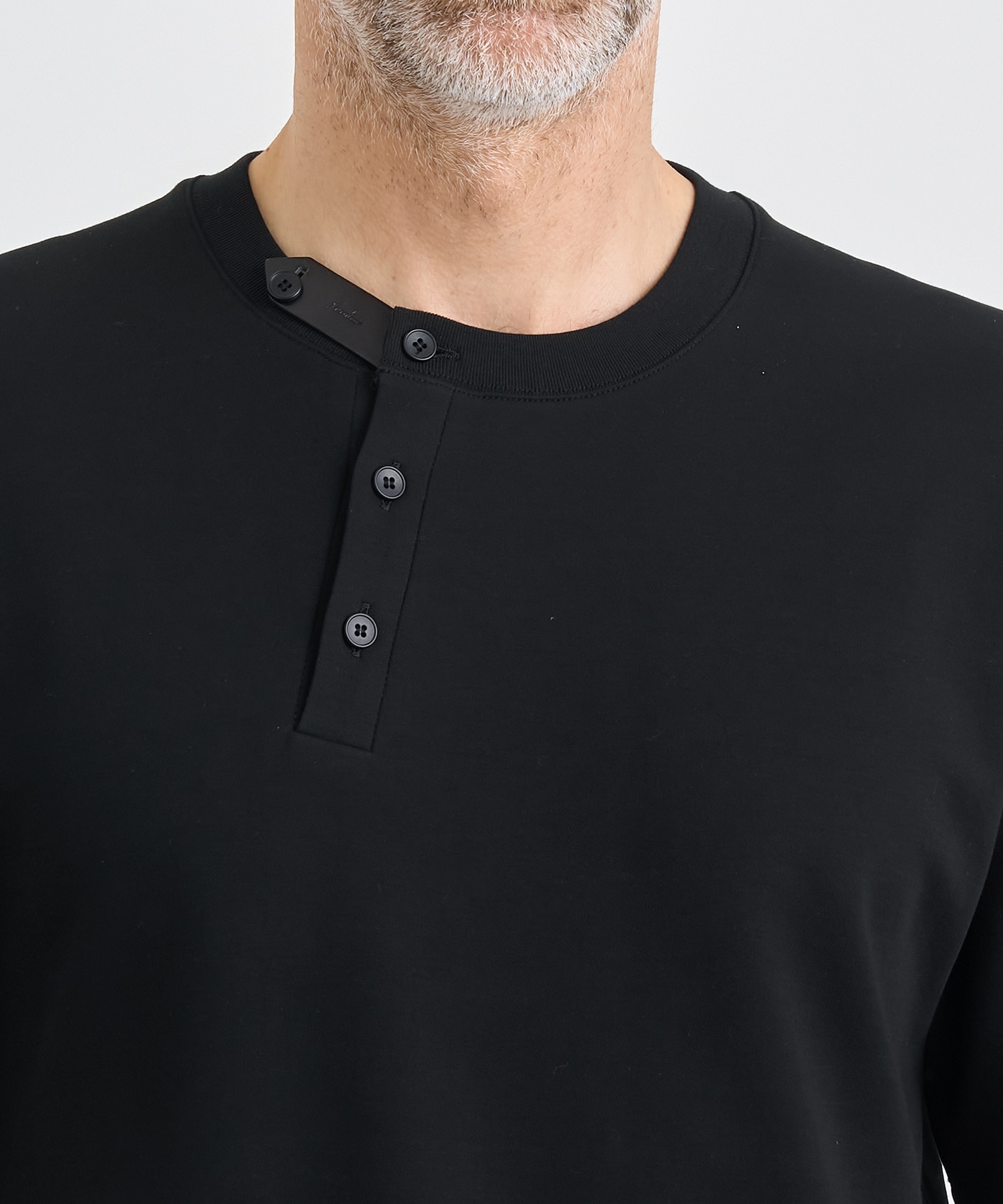 別注LEATHER TAB CREW NECK T-SHIRT IRENISA