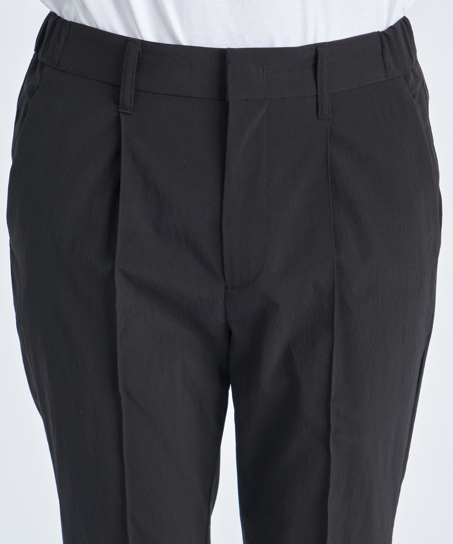 着た方が涼しい Pintucrease Tapered Pants THE TOKYO