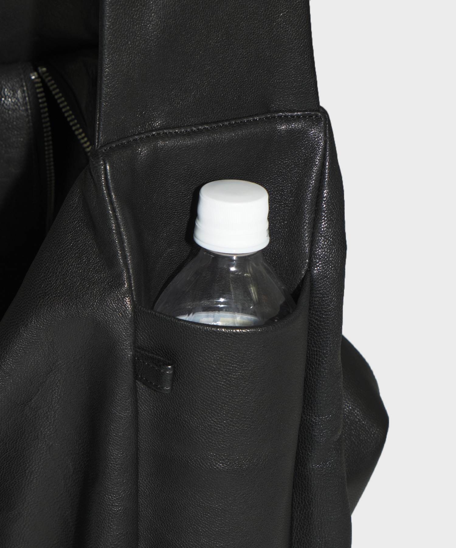 SHIRRING HANDLE LEATHER SHOULDER BAG ssstein