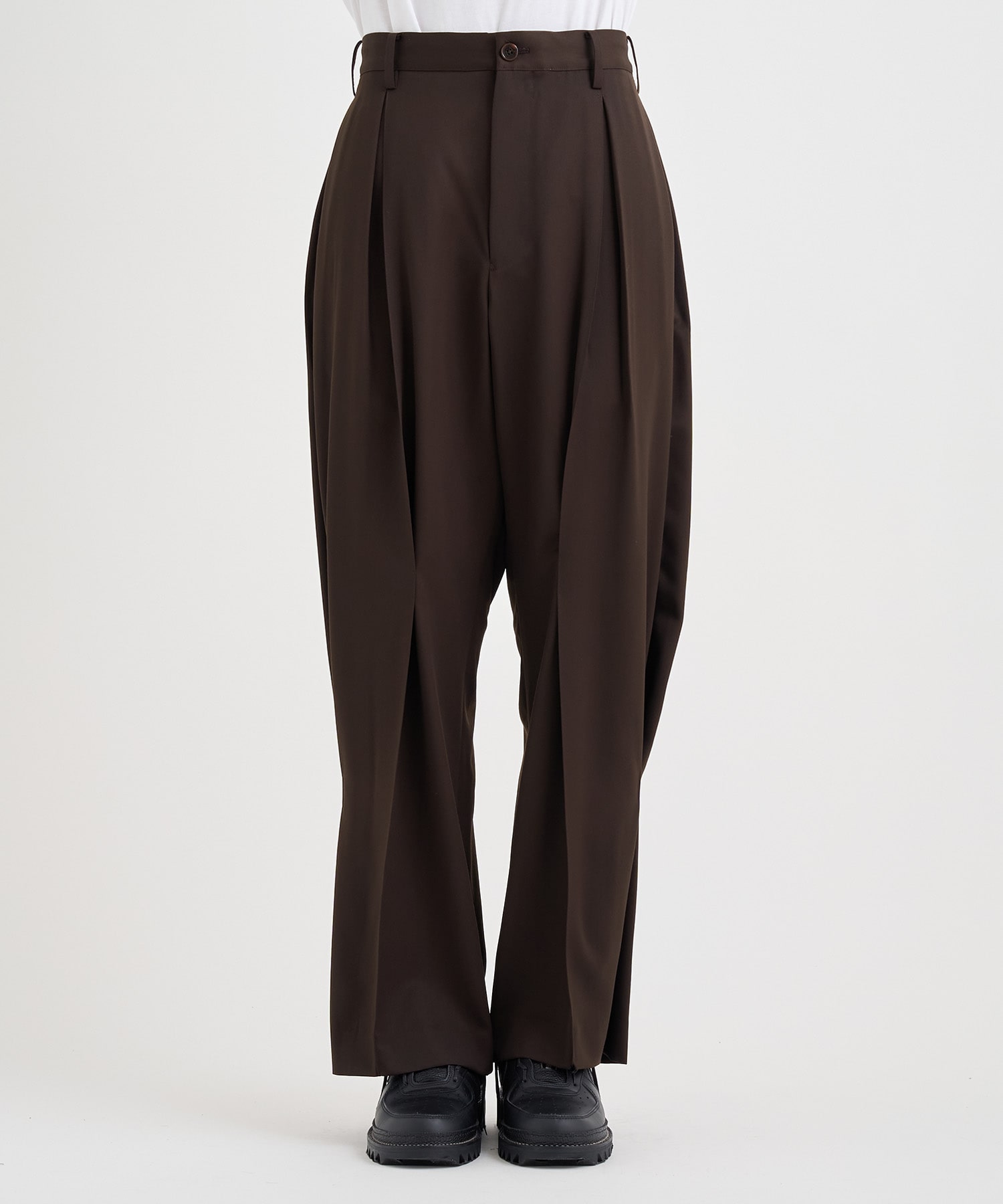 Tuck-detail pants KHOKI
