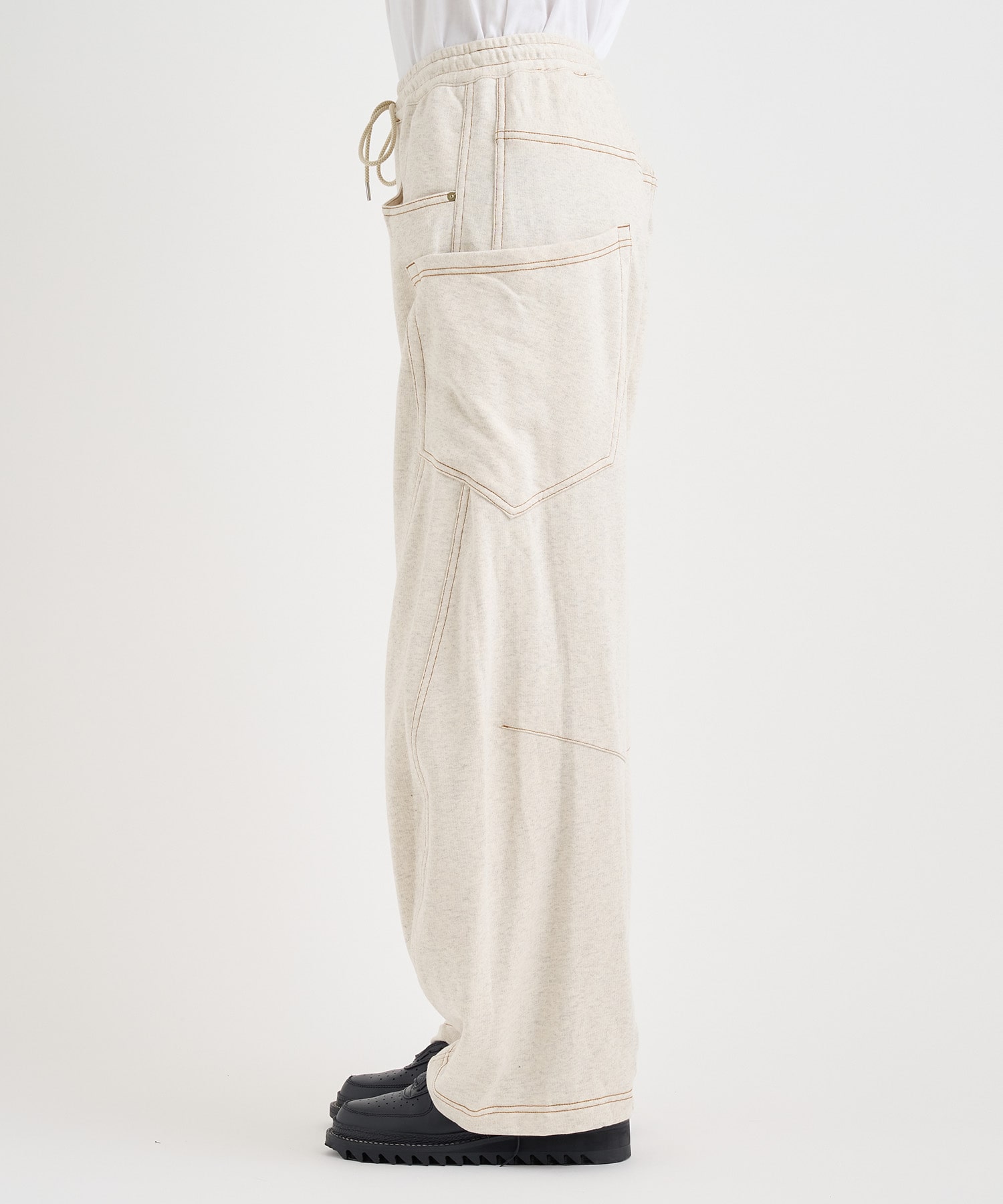 3D cutting sweat pants KHOKI