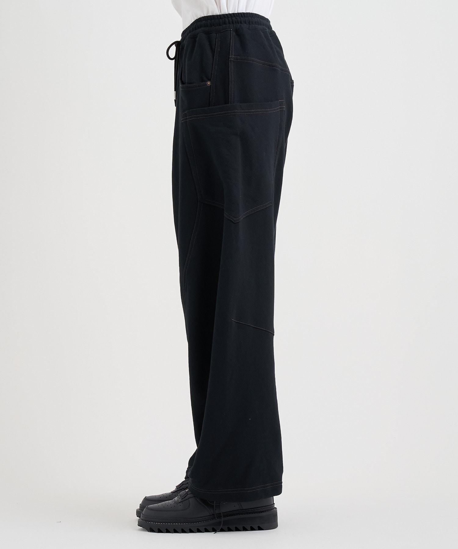 3D cutting sweat pants KHOKI