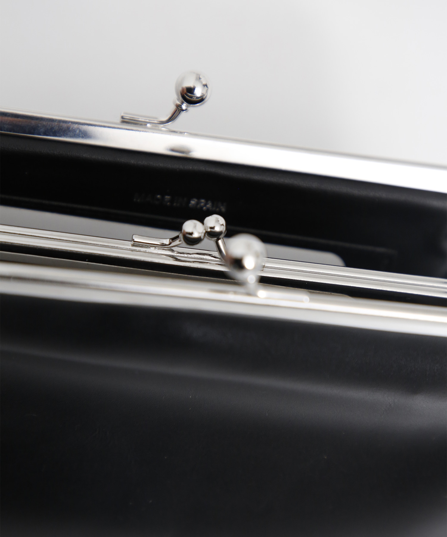 KISS CLASP MIDIUM GAMA Wallet Comme des Garcons