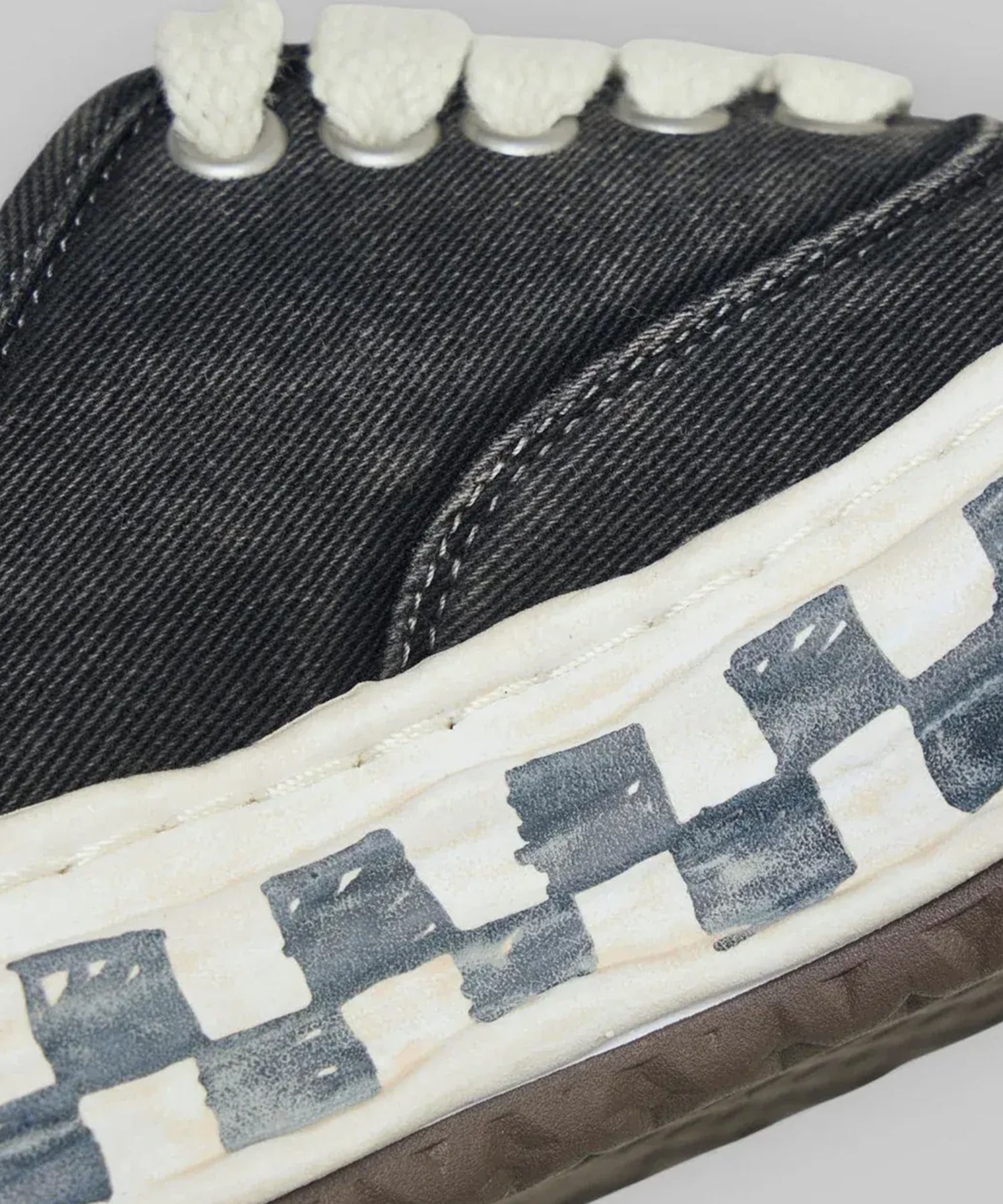 A17FW709 BAKER26 GRAFFITI SOLE LOW-TOP SNEAKERS Maison MIHARA YASUHIRO