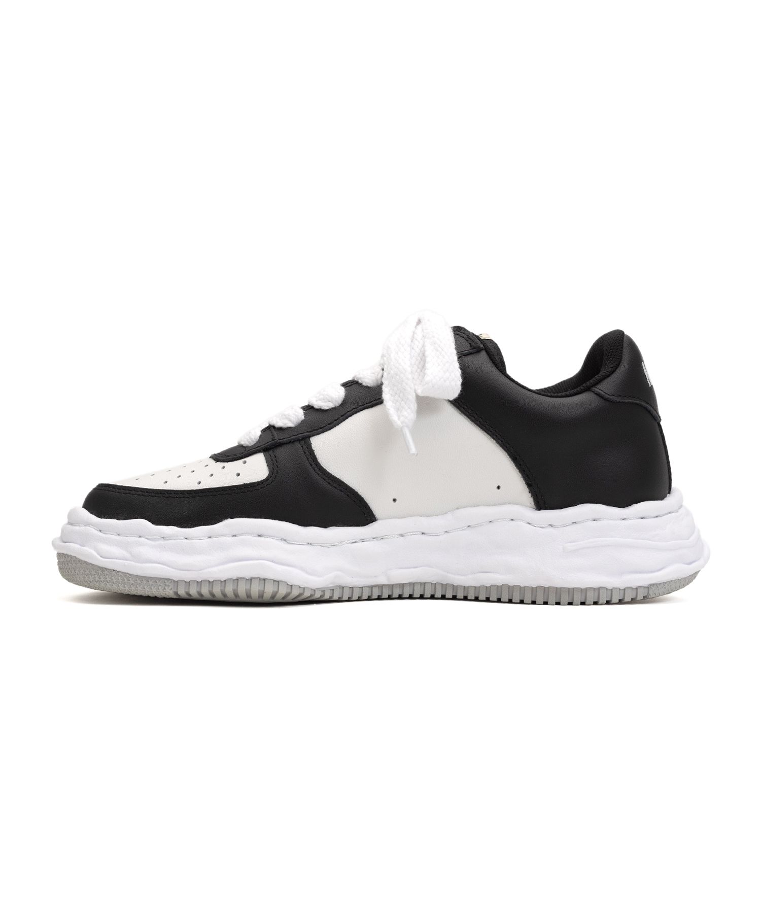 WAYNE Low original sole leather Low-Top sneakers Maison MIHARA YASUHIRO