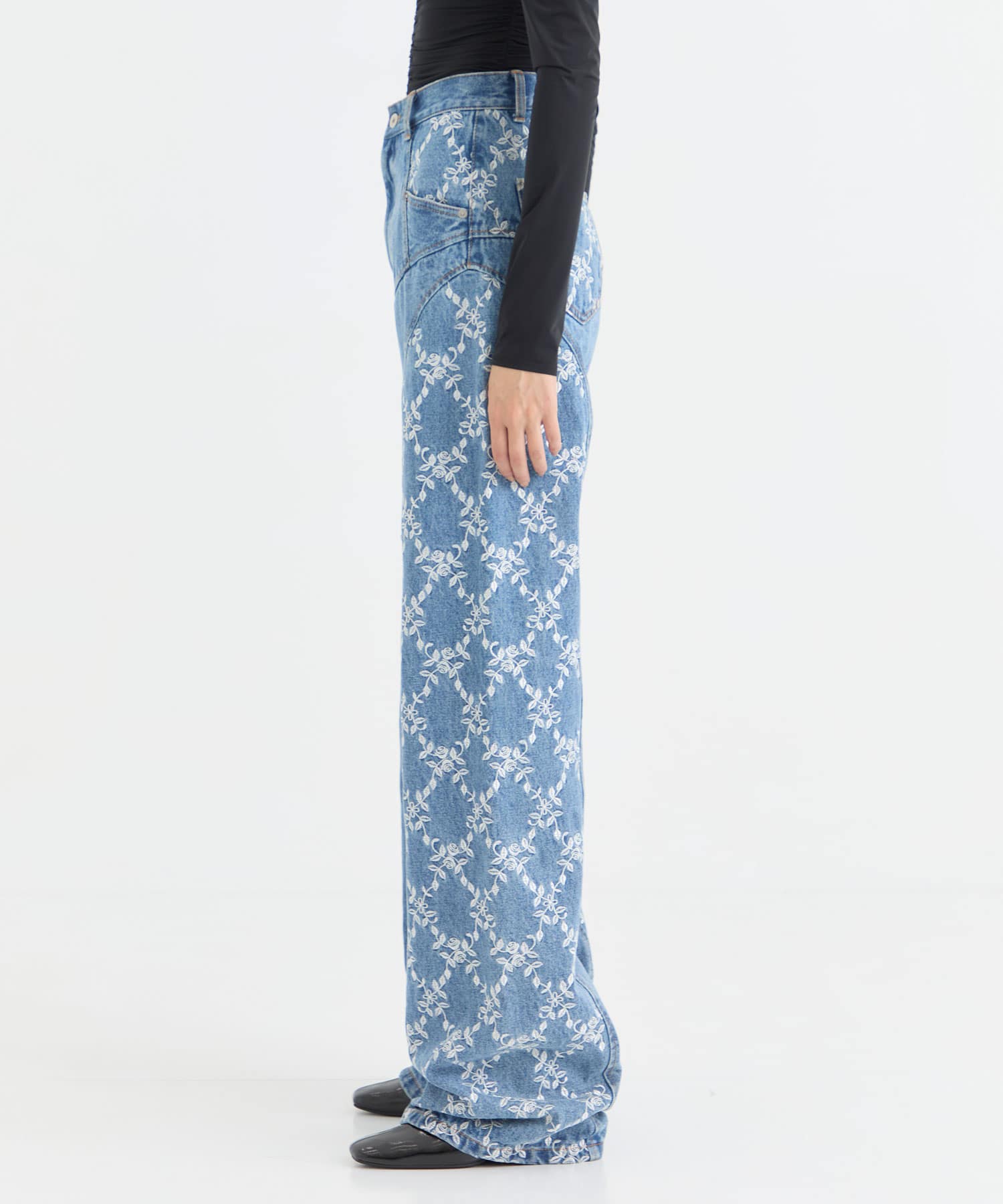 FLOWER EMBROIDERED WIDE JEANS FETICO