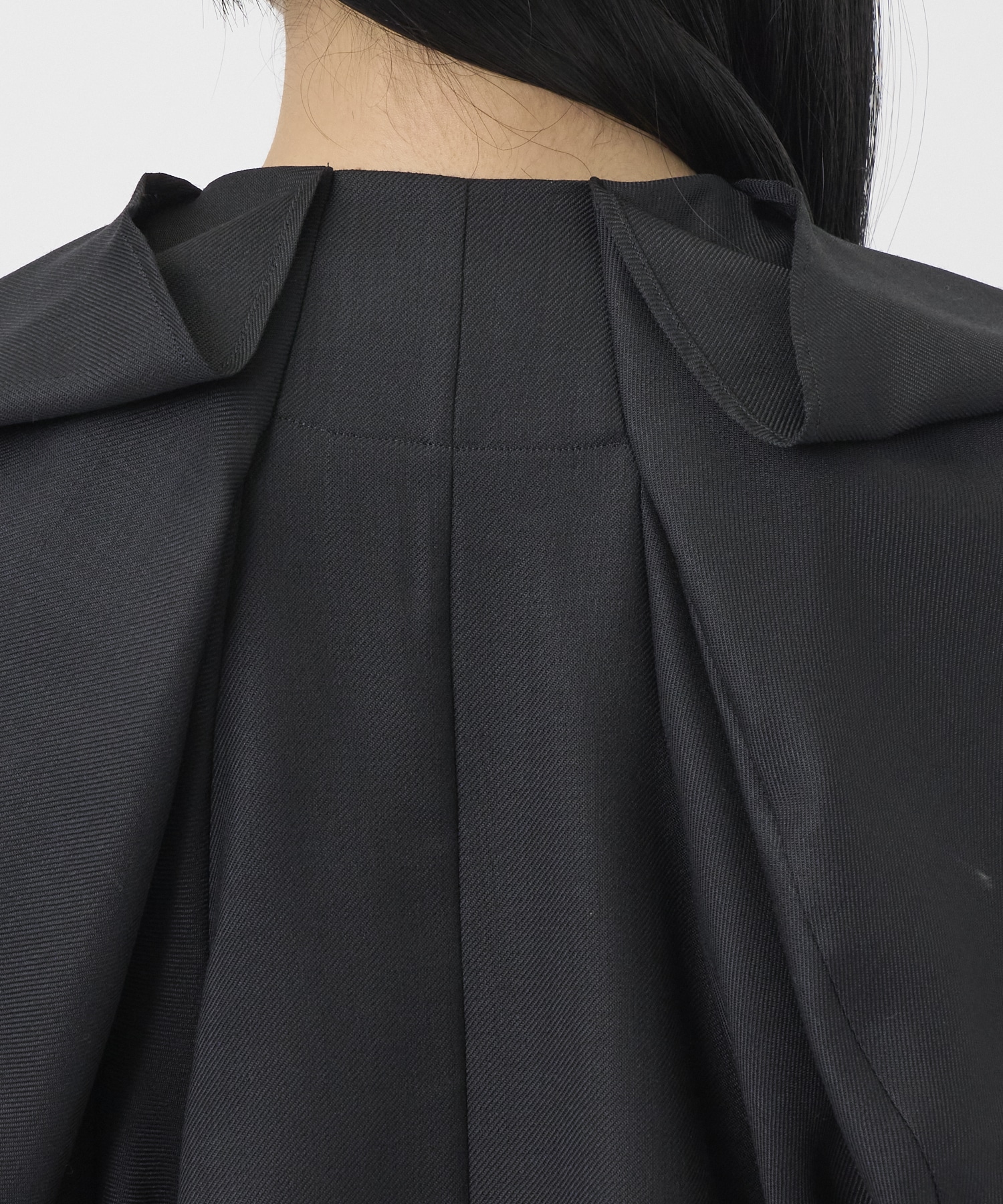 NECK TUCK BLOUSE support surface