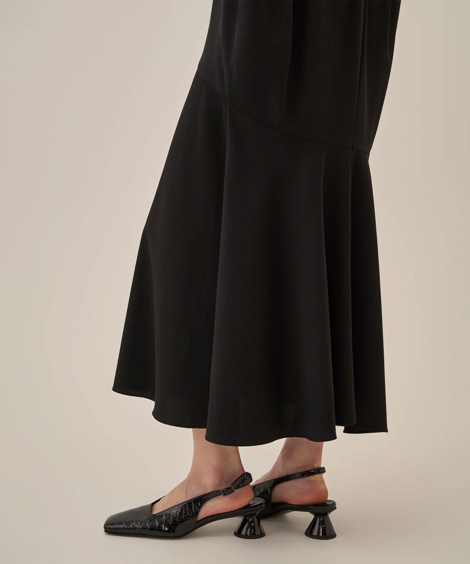 Aura dress BK AKIRANAKA