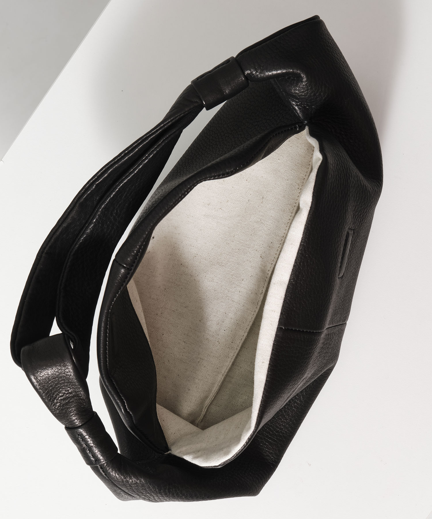 ROUND SHOULDER S TESSEN CREATION