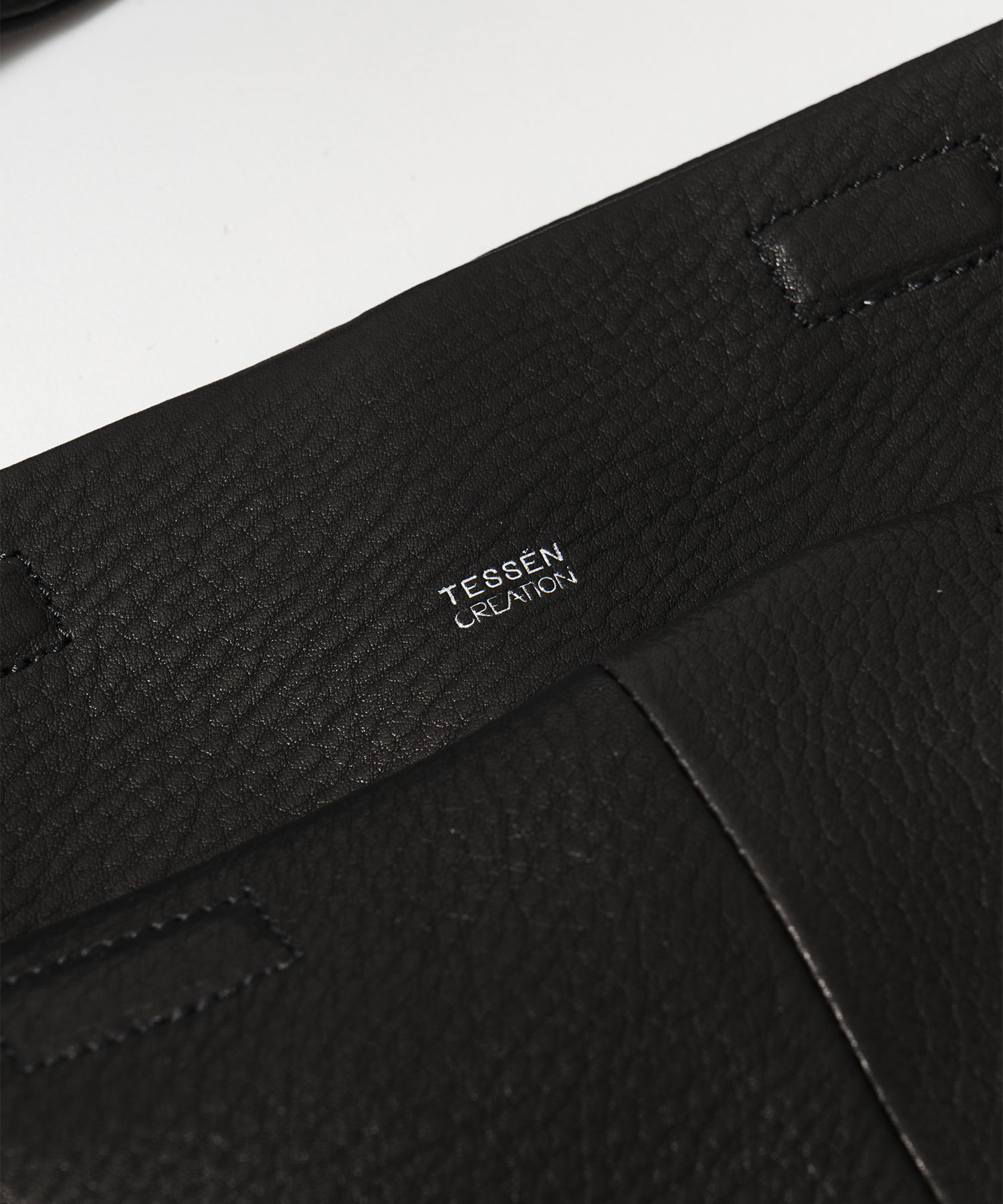 ROUND SHOULDER M TESSEN CREATION