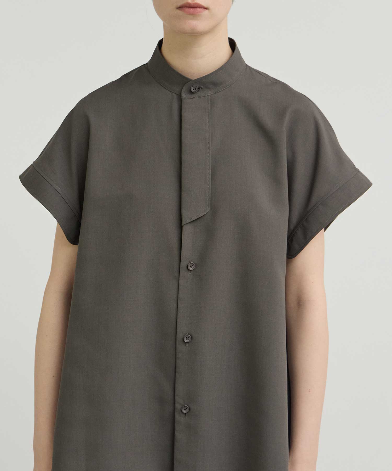 THE PLACKET A LINE SHIRT SLEEVE LESS THE RERACS