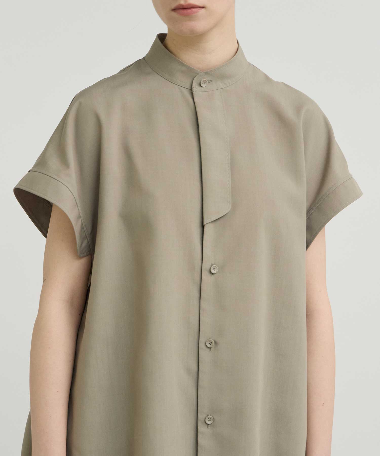 THE PLACKET A LINE SHIRT SLEEVE LESS THE RERACS