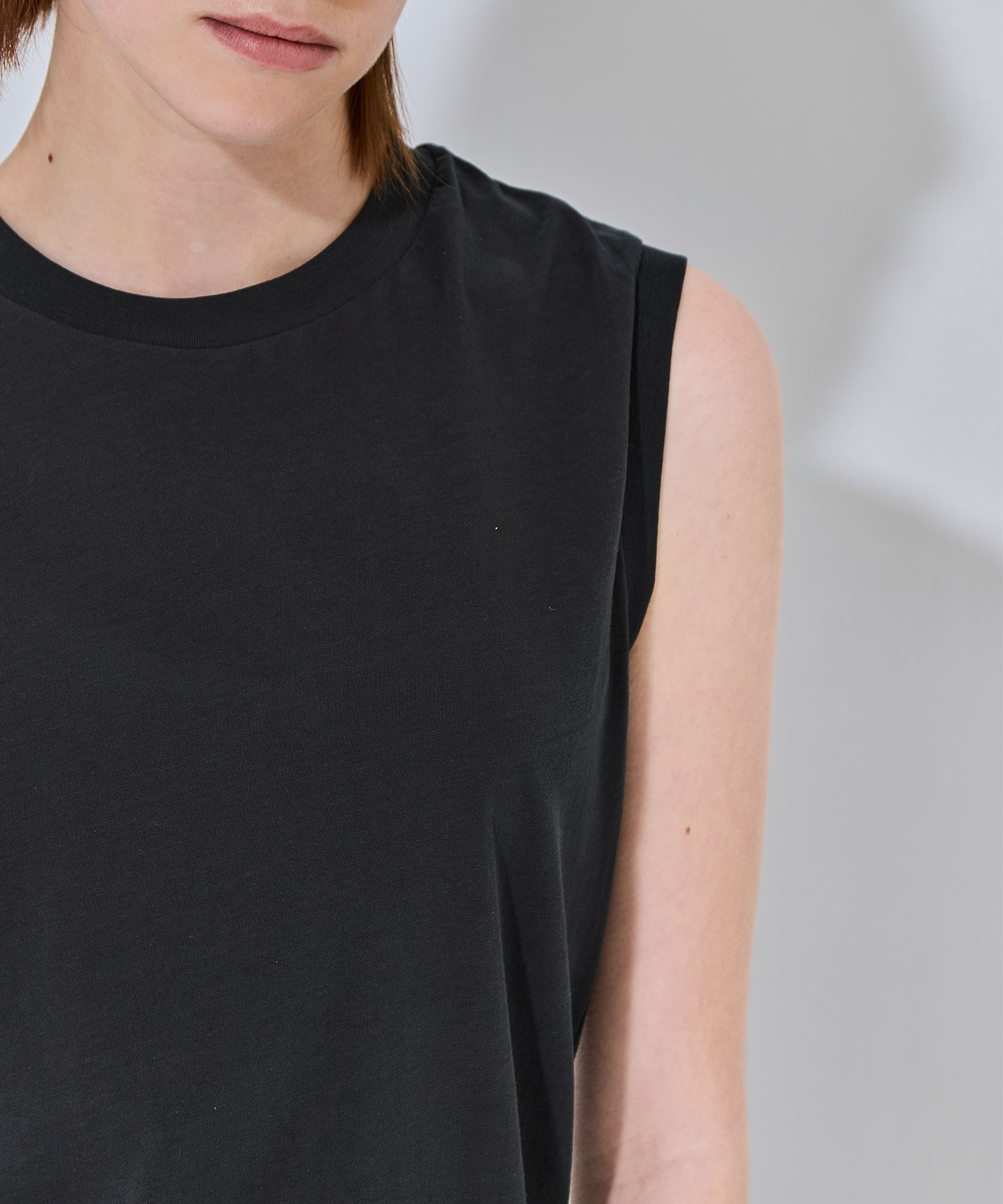 FRESCA NUBUCK REGULAR FIT TANKTOP ATON