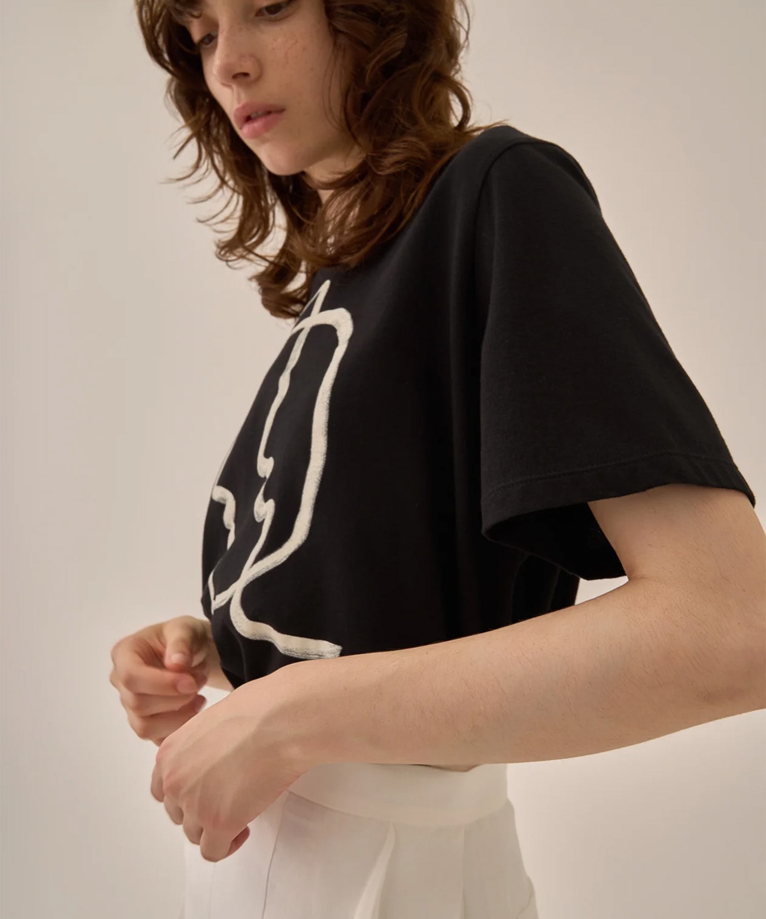 Line portrait T-shirt AKIRANAKA