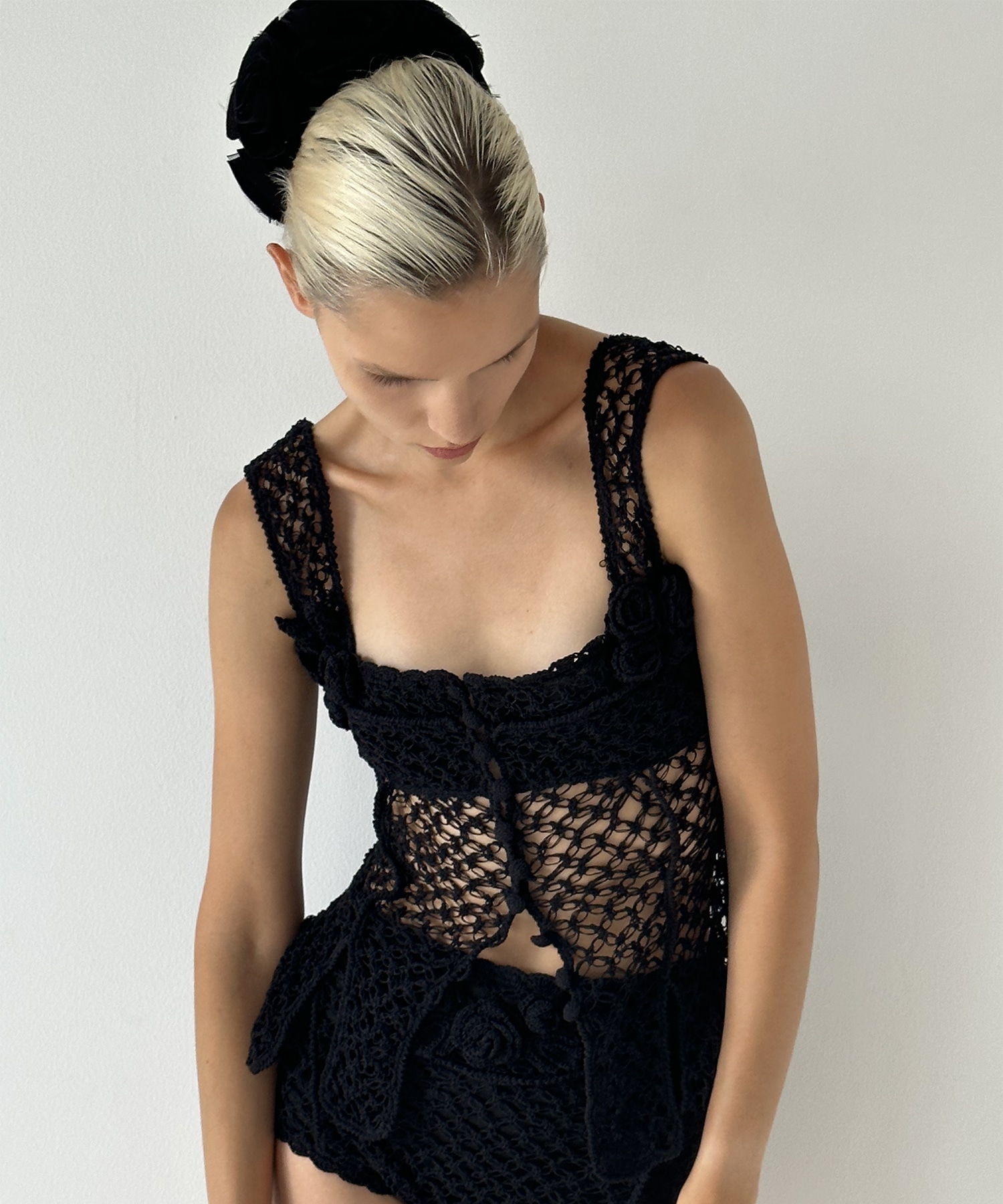 HAND-KNITTED ROSE BUSTIER FETICO