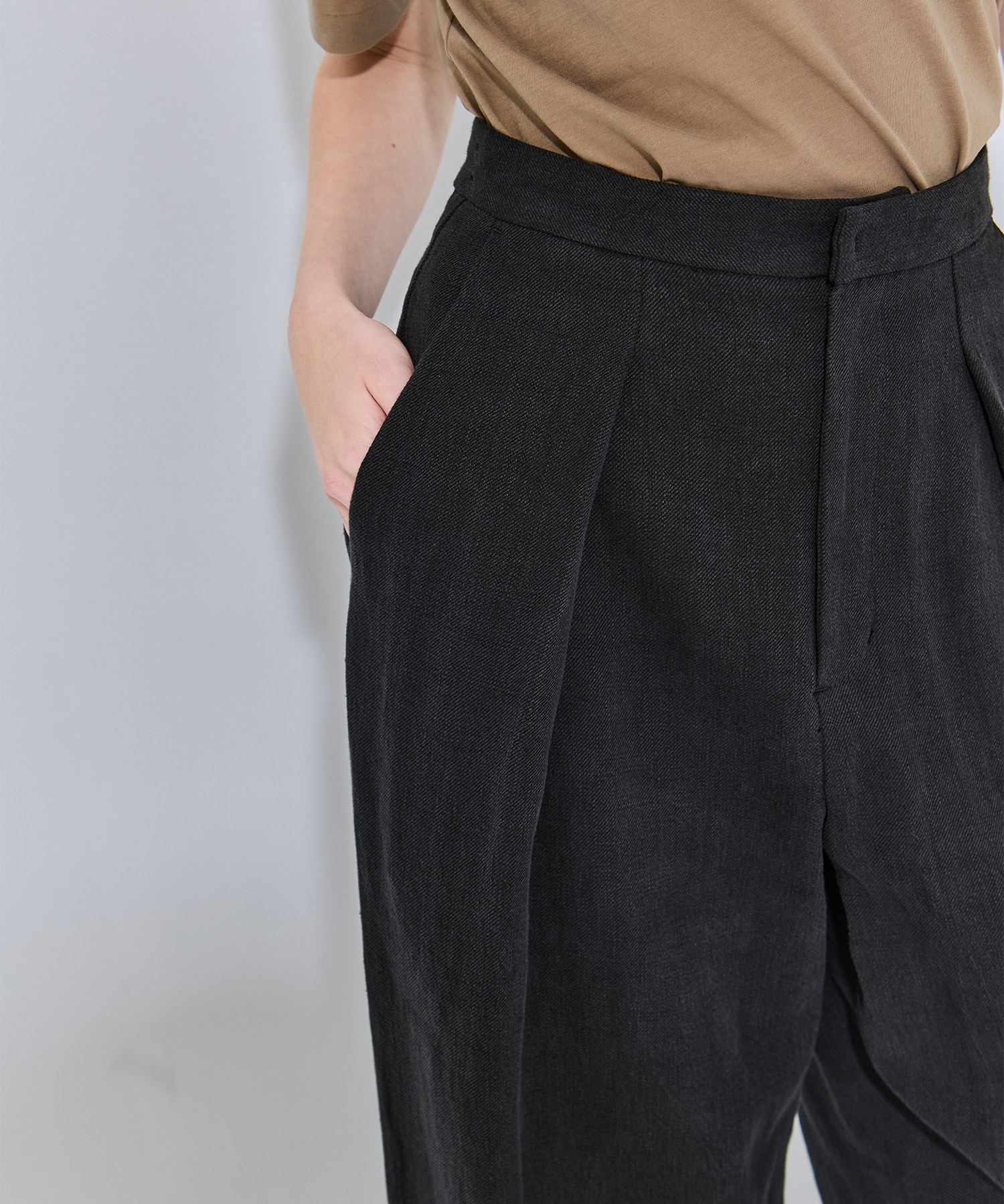 LINEN TWILL TUCKED EASY PANTS ATON