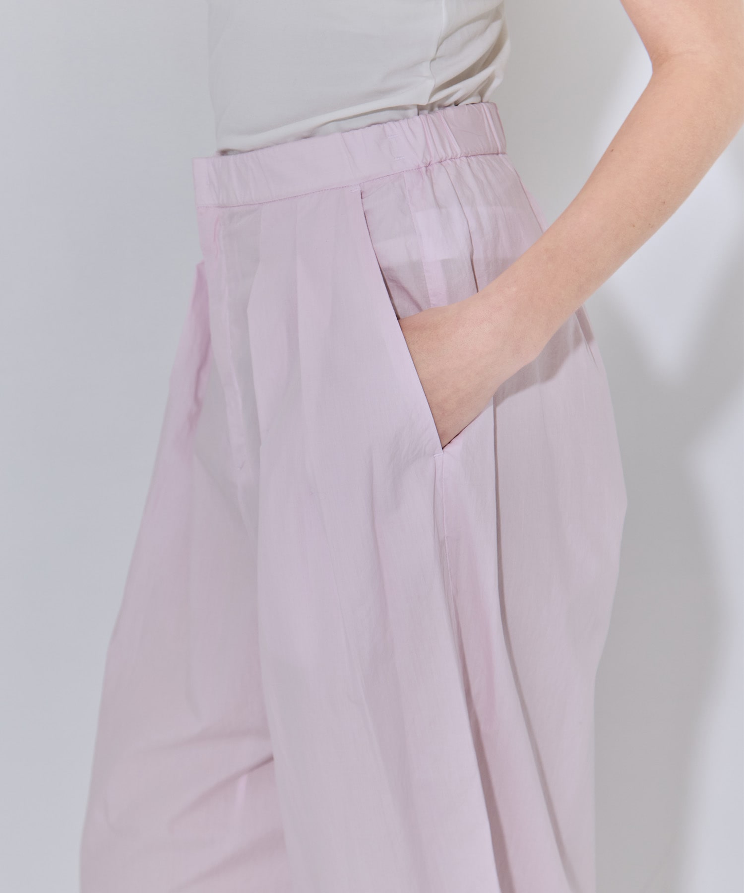 NATURAL DYED COTTON LAWN TWO TUCKED PANTS ATON