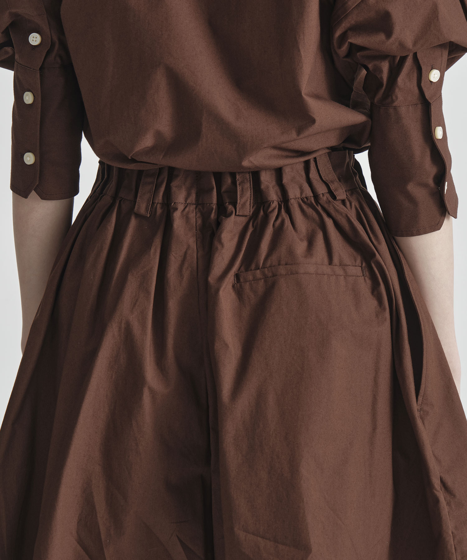 VOLUME GATHER SHORTS TYPEWRITER MADISONBLUE