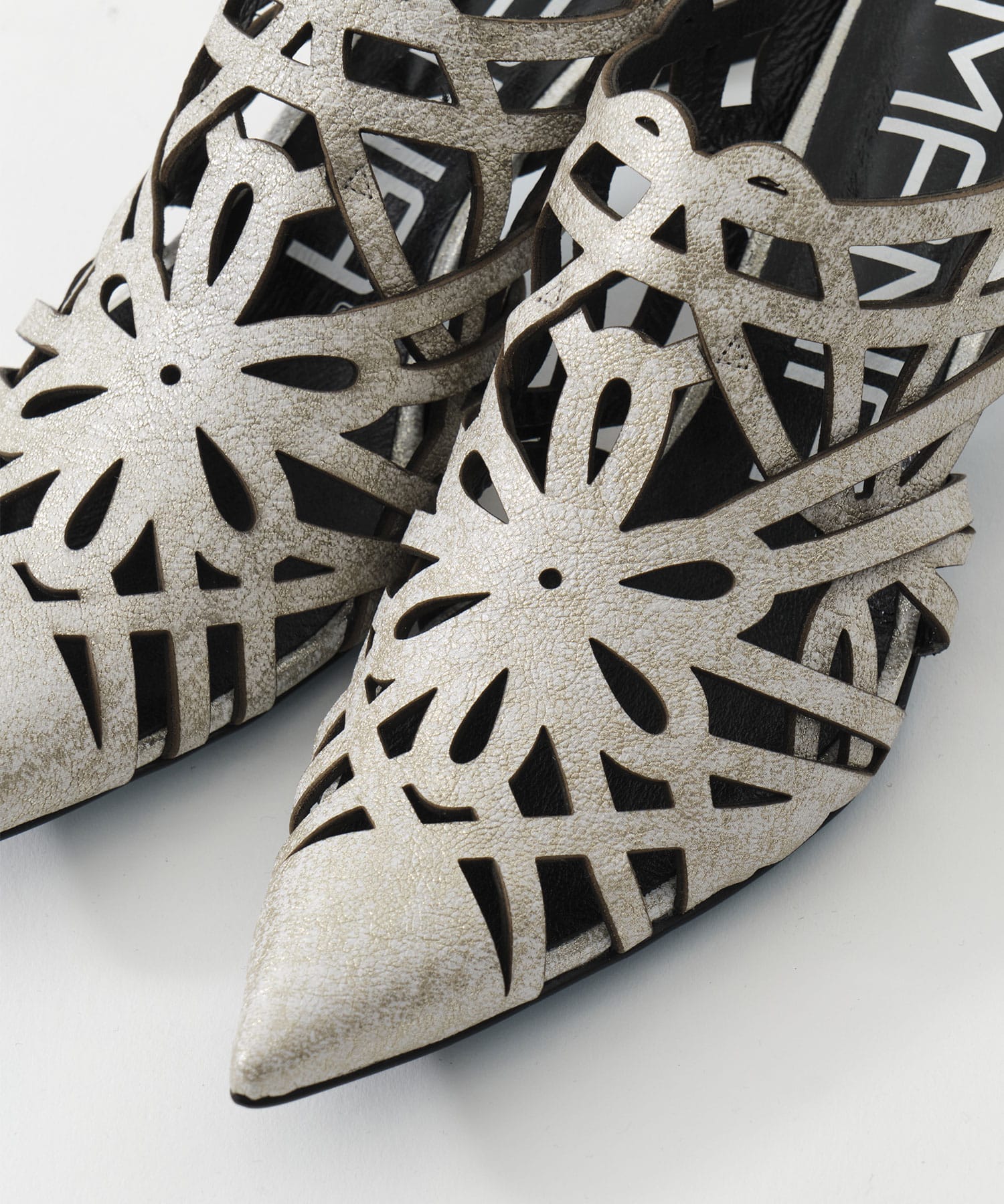 laser cutting sandal MANA