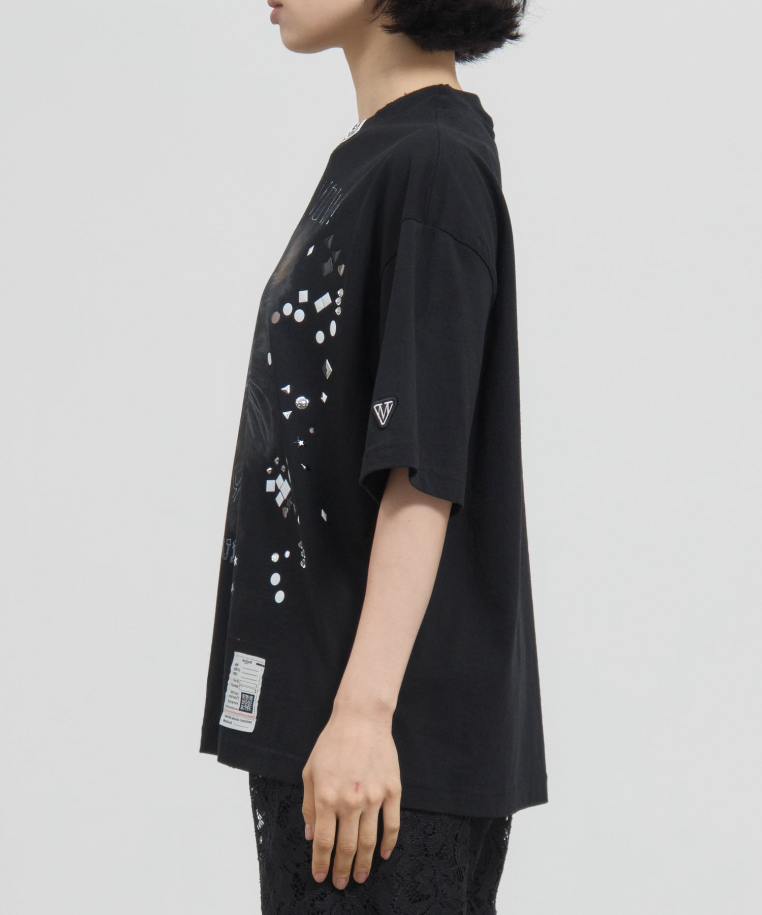 EMBELLISHED DISTRESSED TEE Maison MIHARA YASUHIRO