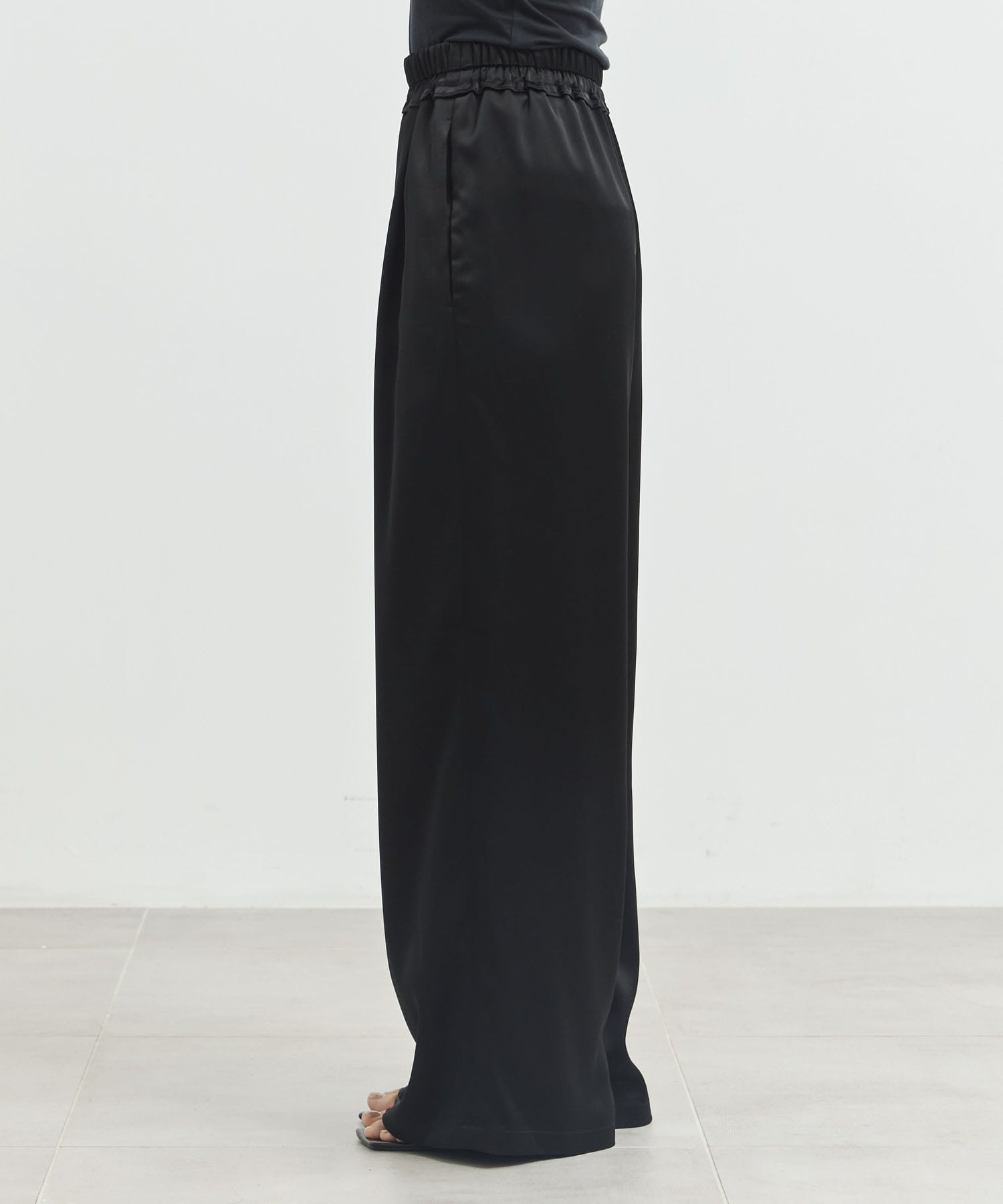 GATHER WIDE-TROUSERS ENFOLD