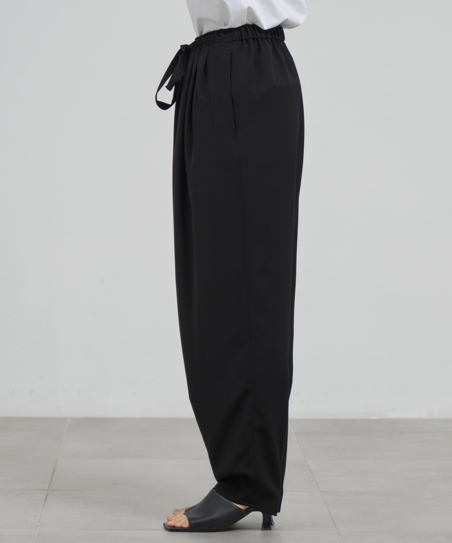MANY-TUCK COCOON-PANTS｜ENFOLD（エンフォルド）正規取り扱い