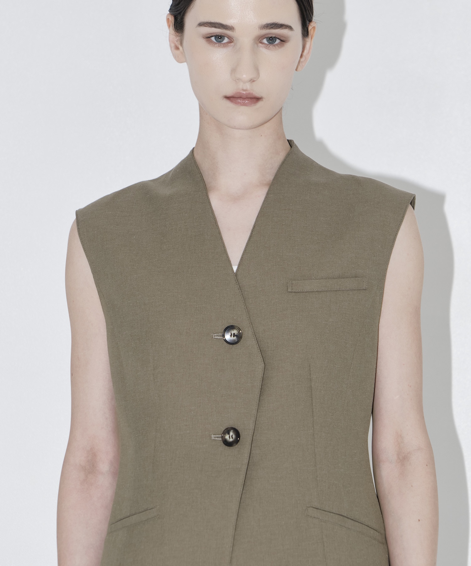EX.V Neck Gilet AKIRANAKA