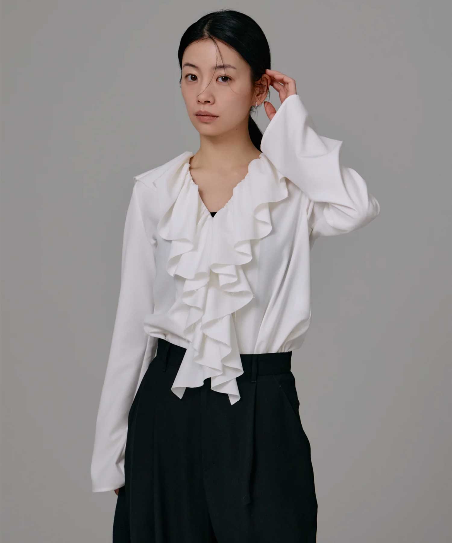 frills collar blouse Louren