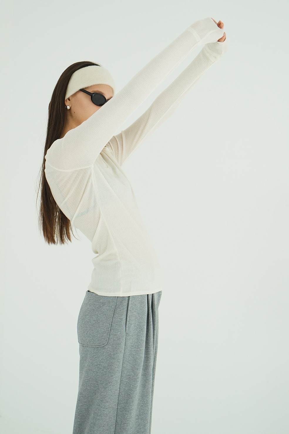 LAYERED SHOULDER CUT TOPS CLANE