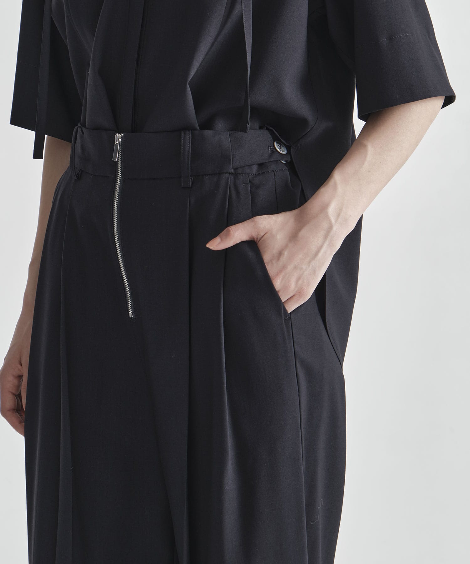 Front Zip Tuck Pants THE TOKYO