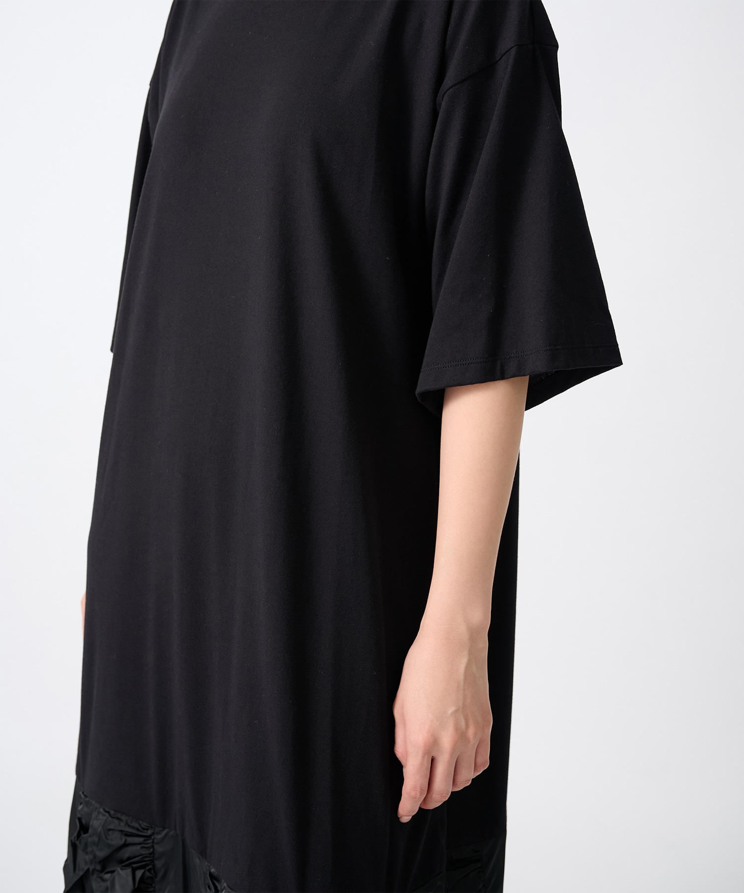 FRILL-HEM DRESS ENFOLD