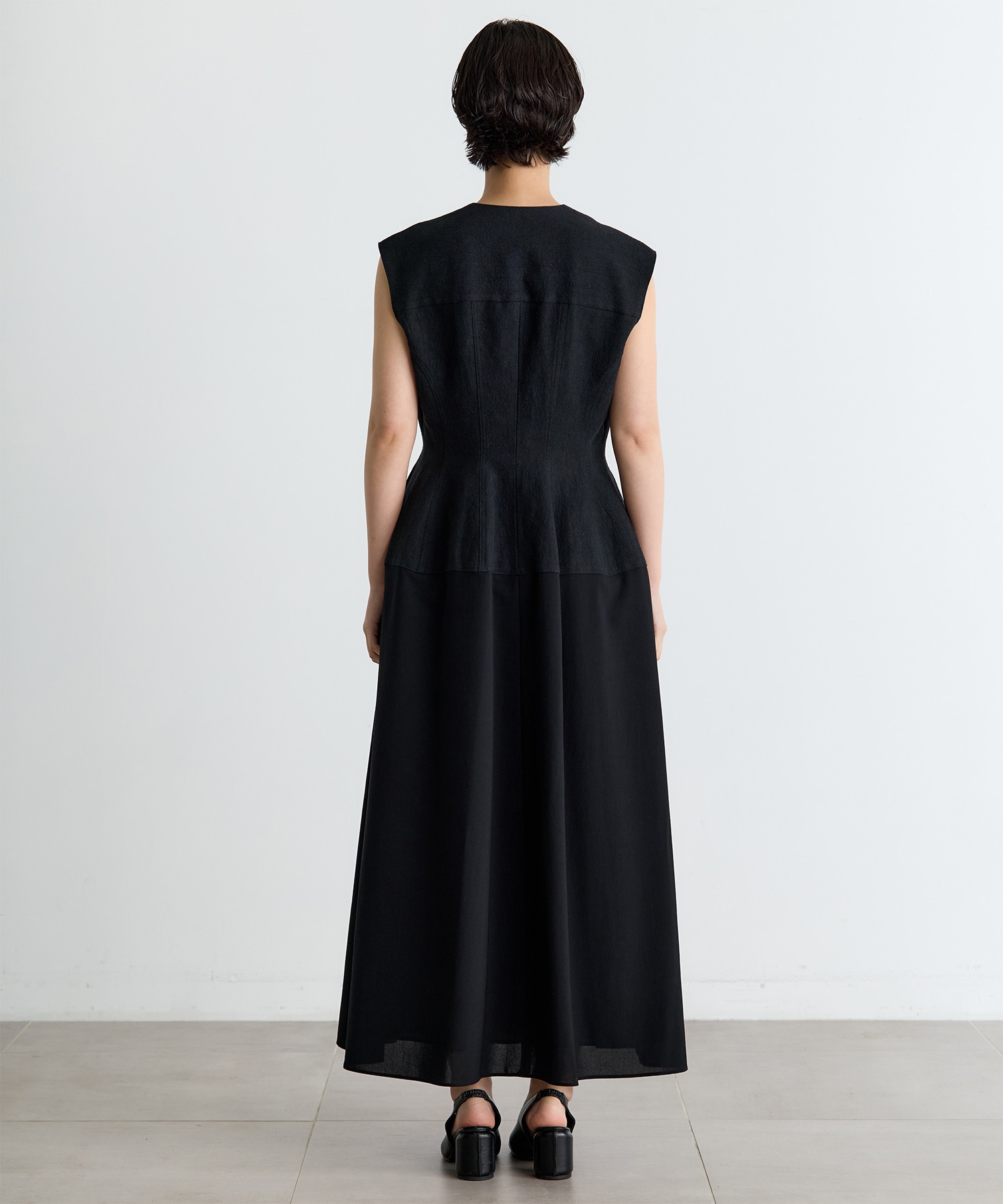 別注 Ilsa sleeveless dress AKIRANAKA