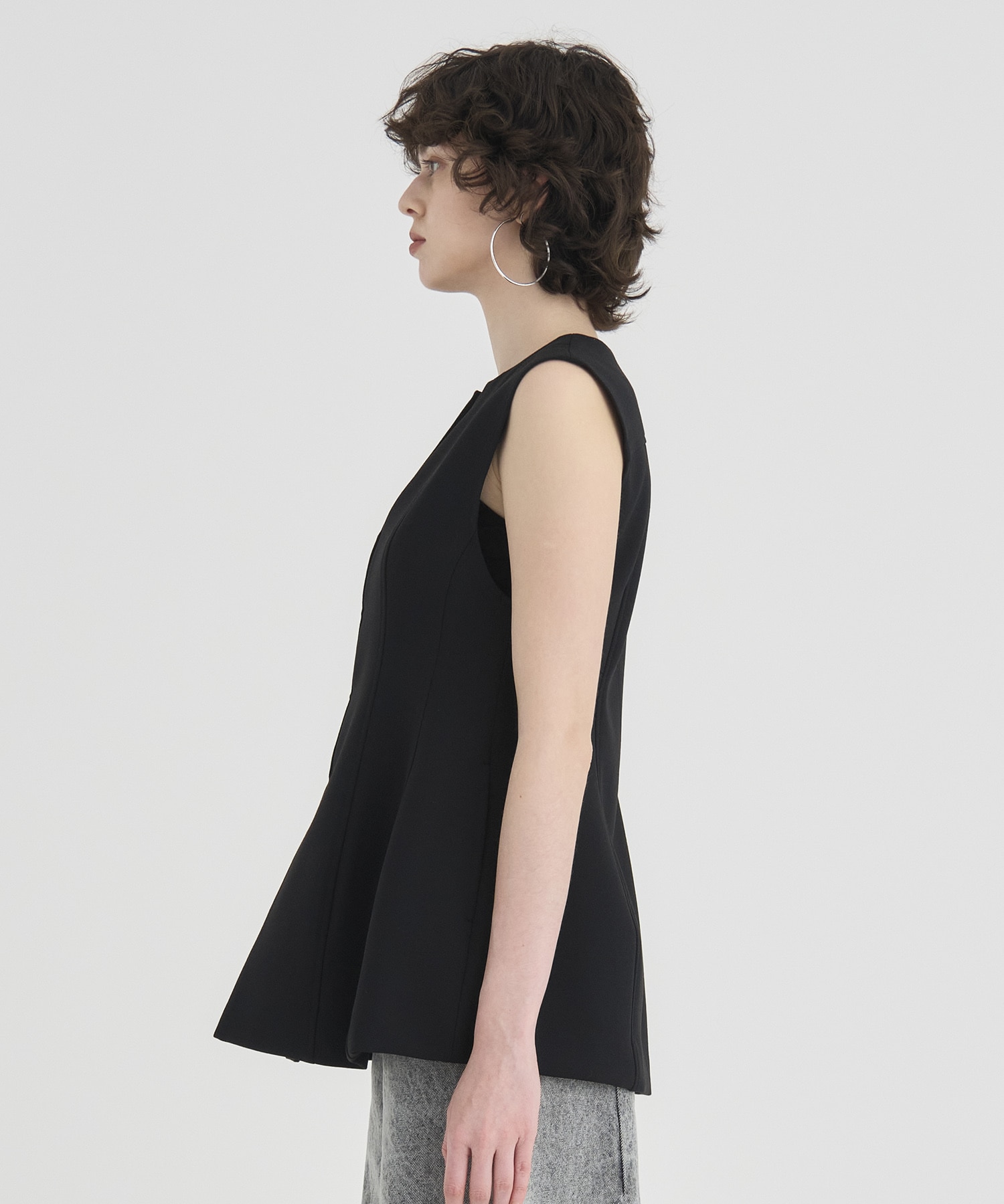 Arch Pattern Cut Vest RITAN