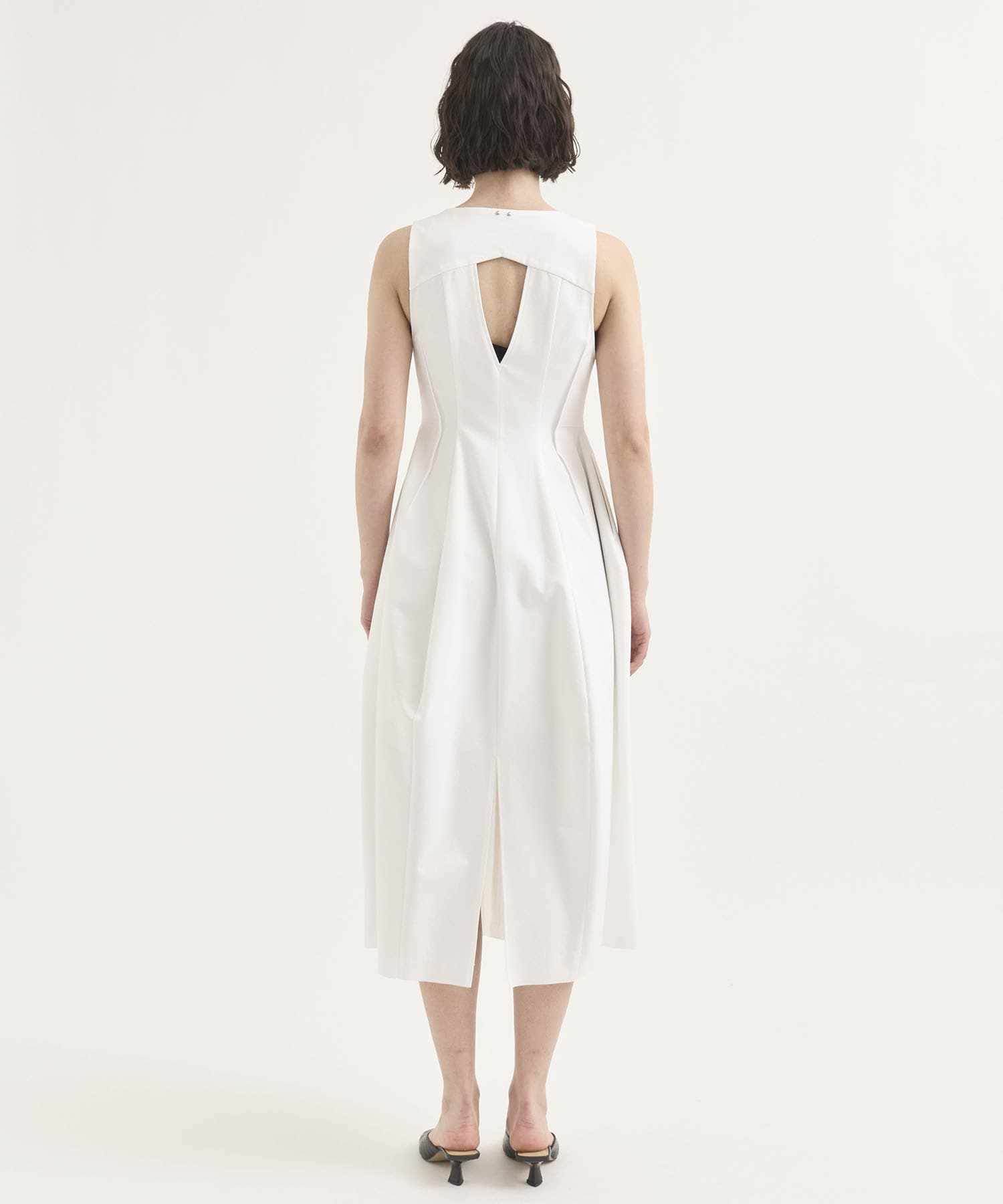 Arch Pattern Cut One-Piece RITAN