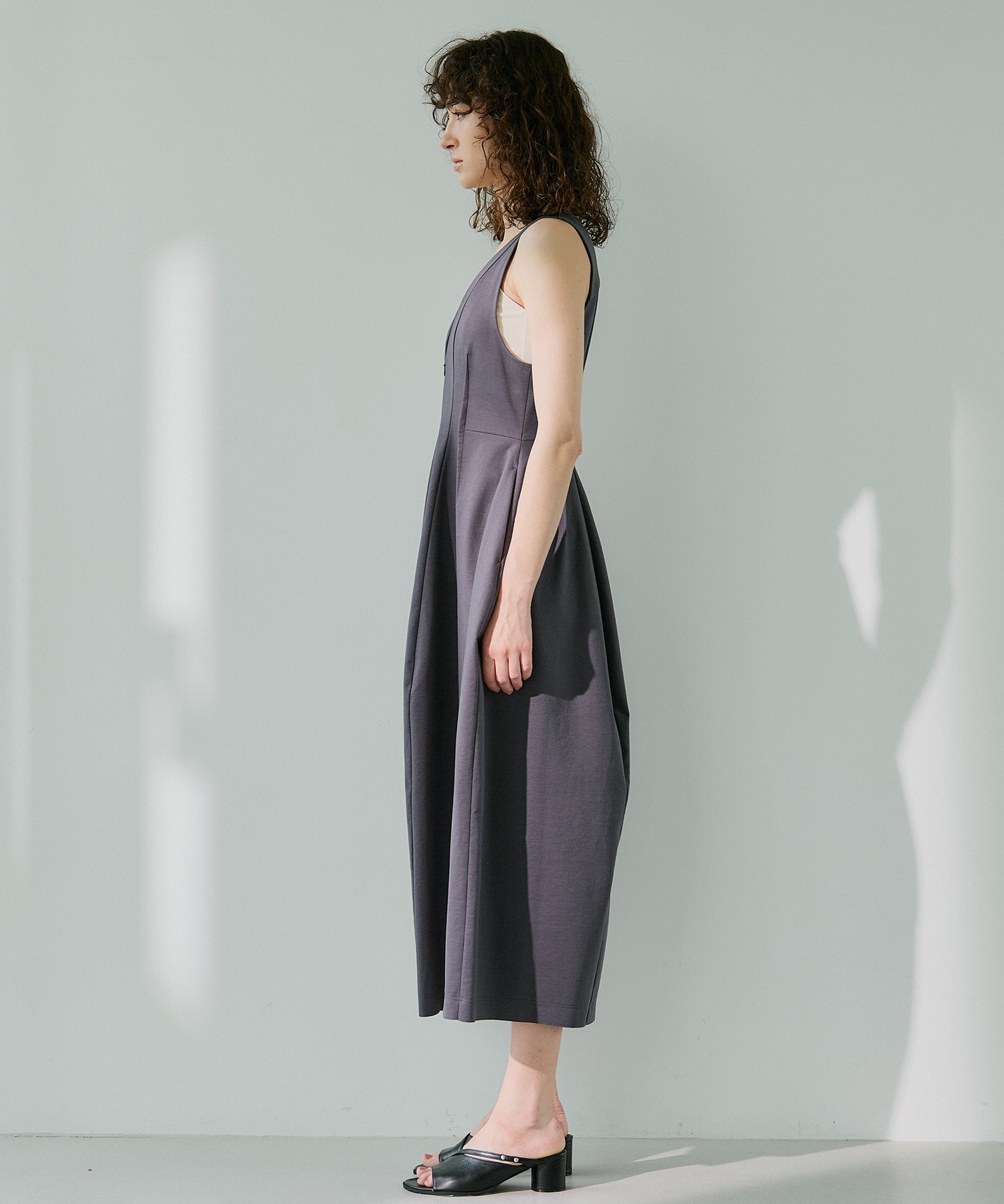 Arch Pattern Cut One-Piece RITAN
