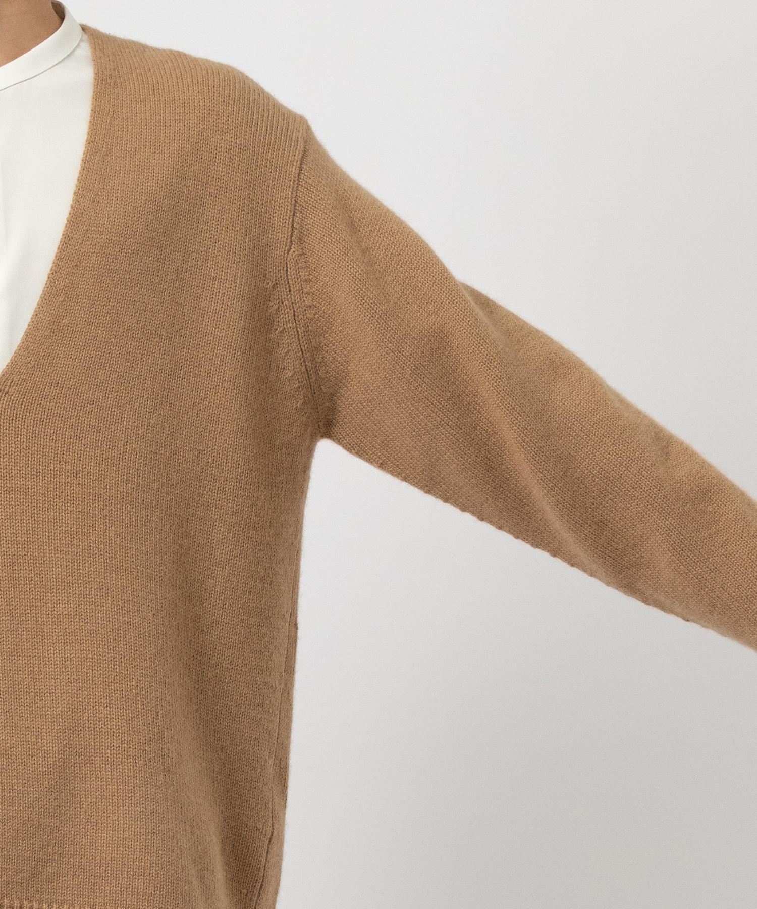 Natural camel Deep V-neck sweater walenode