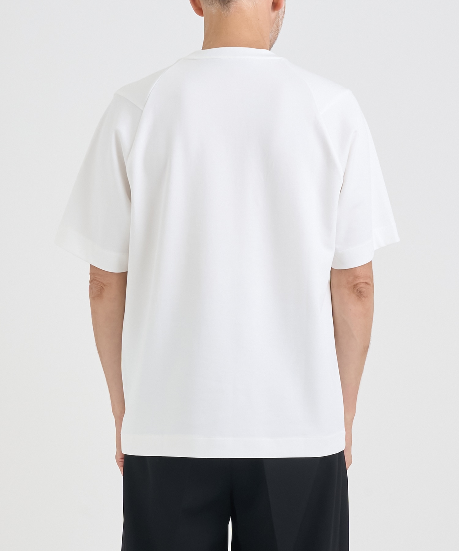 別注LEATHER TAB CREW NECK T-SHIRT IRENISA