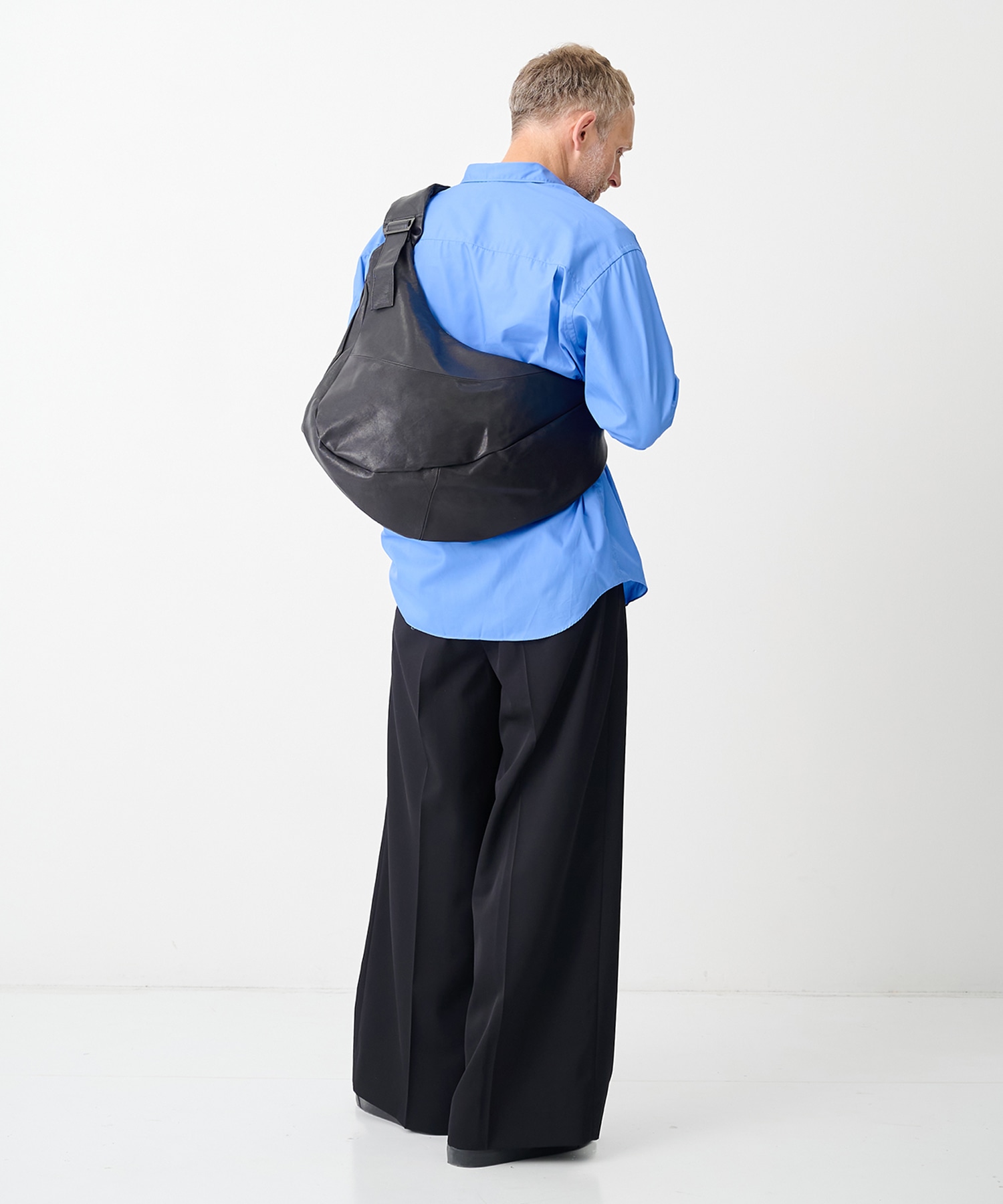 シュタイン】ST.1679 GOAT LEATHER TWIST SHOULDER BAG | SSSTEIN