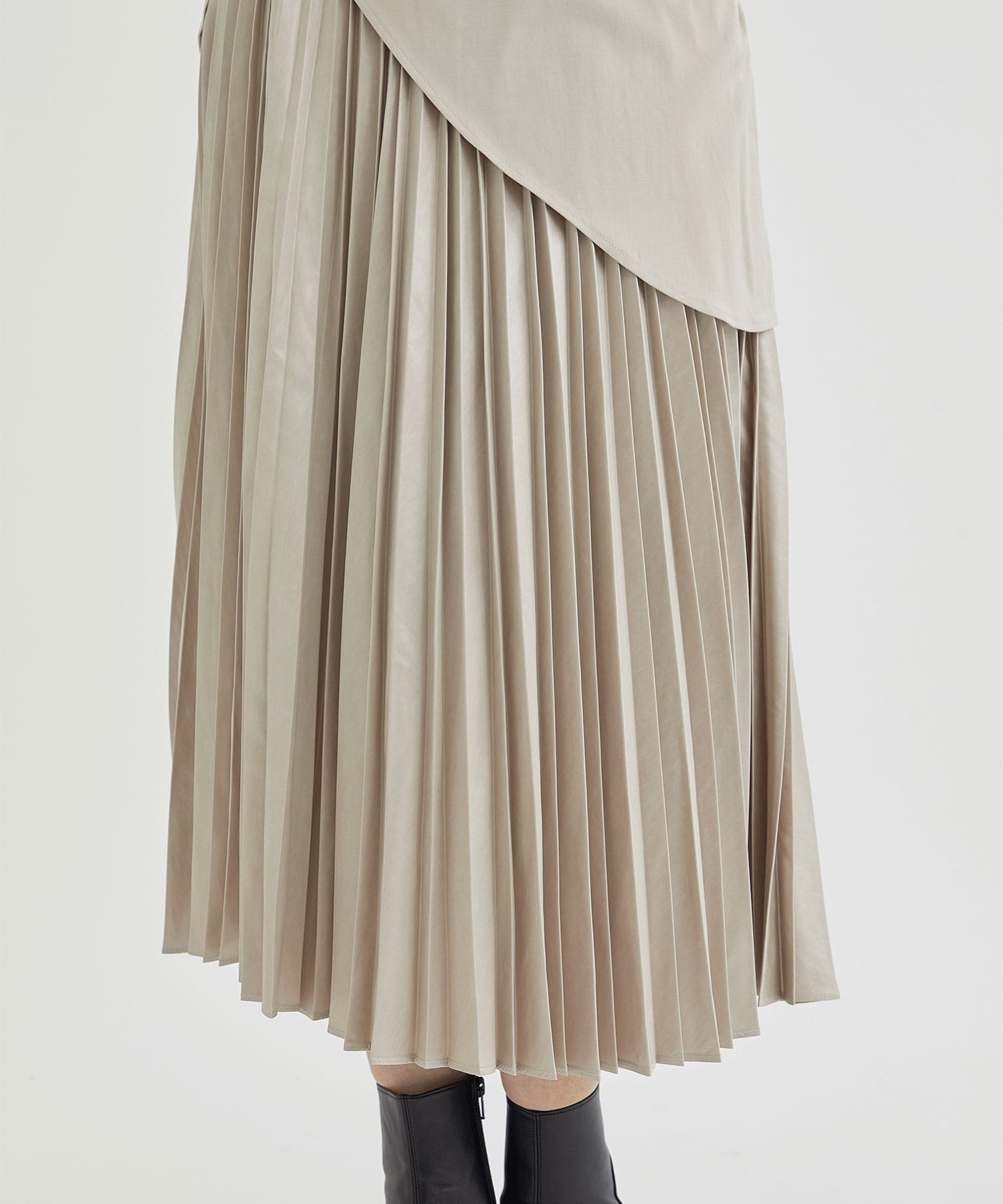 leather like satin pleats skirt THE PERMANENT EYE