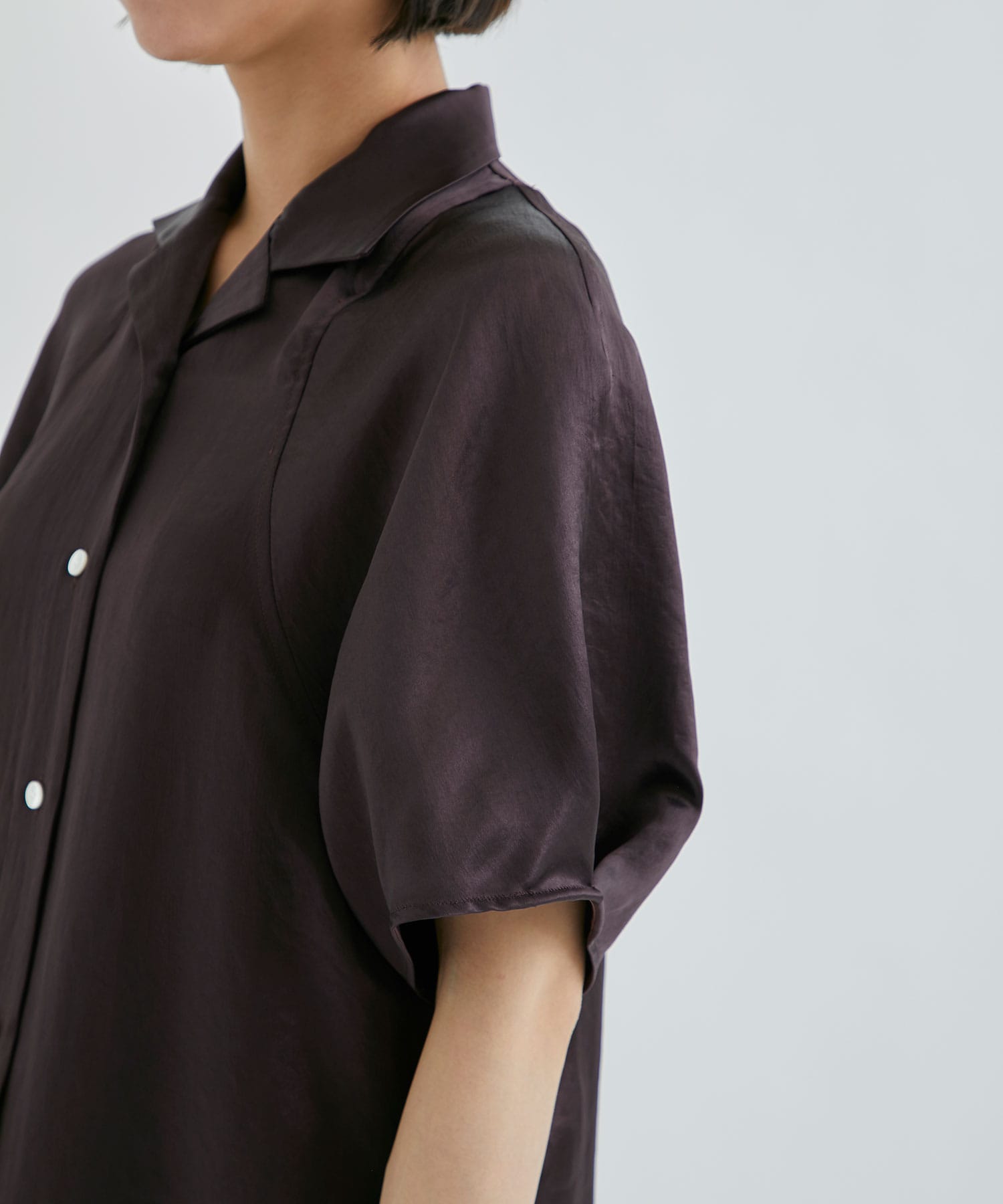 23SST007 CINOH ACETATE SATIN HALF SLEEVE SHIRT