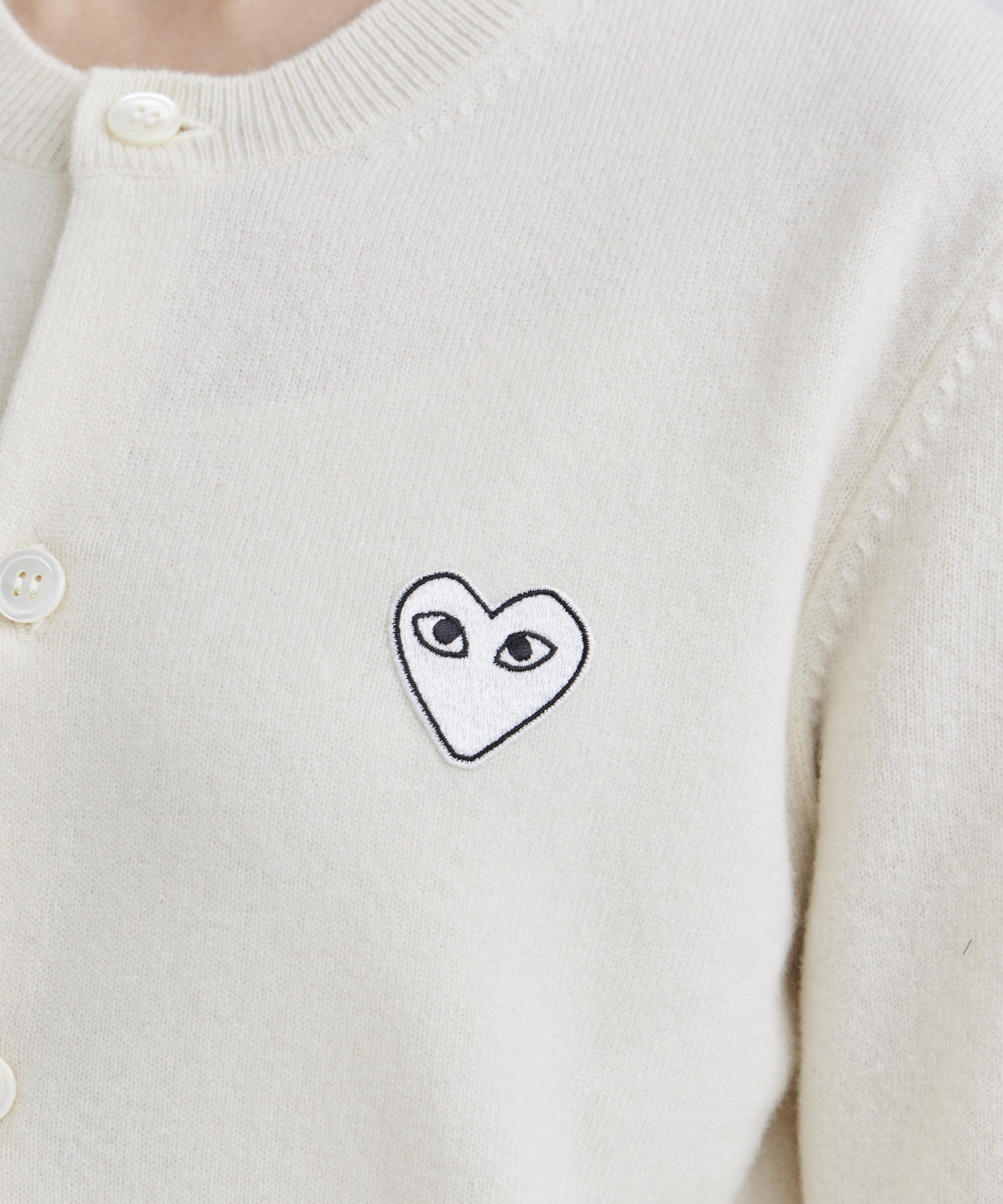 ROUND-NECK WHITE EMBLEM PLAY Comme des Garcons