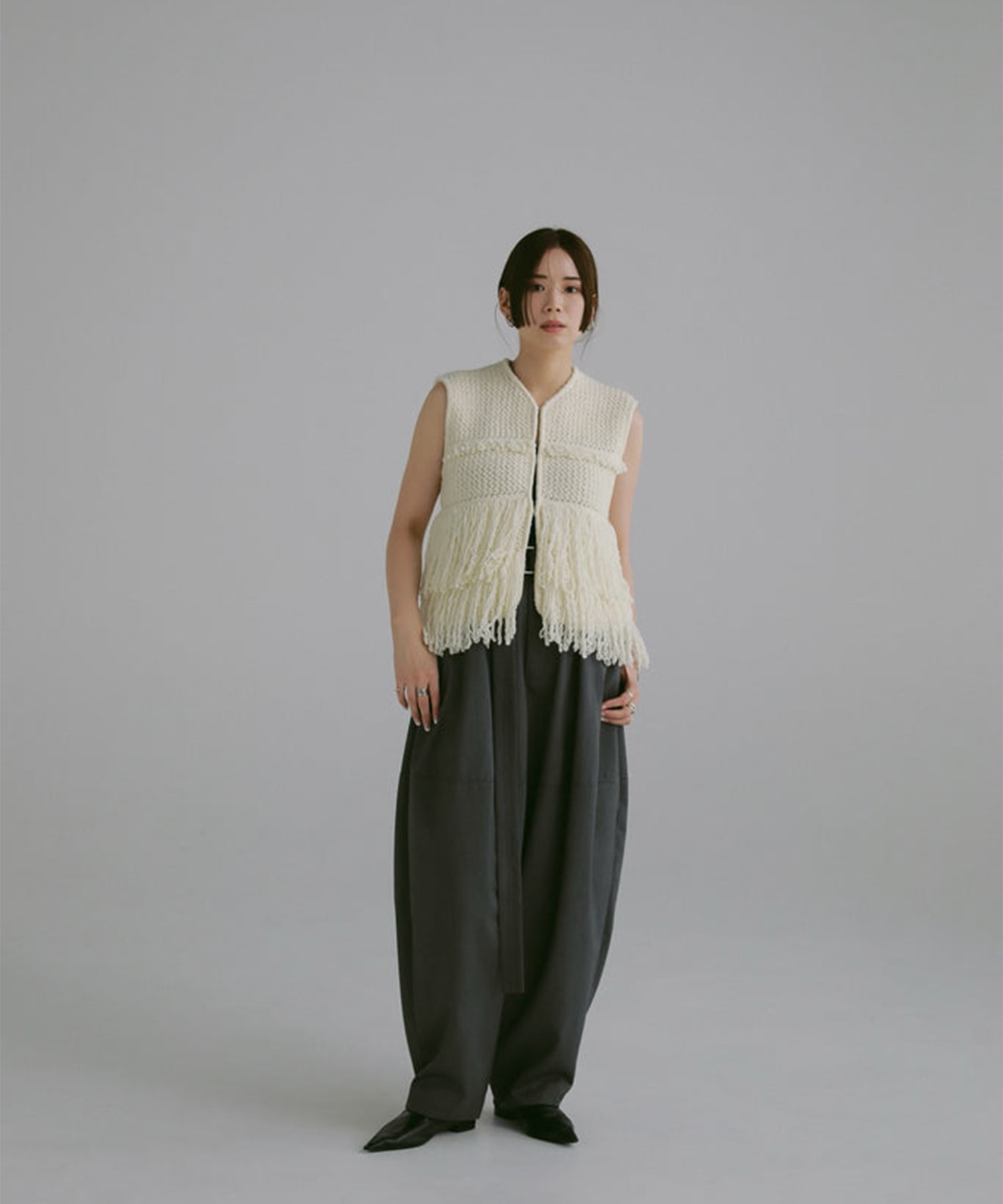 slab yarn fringe vest Louren