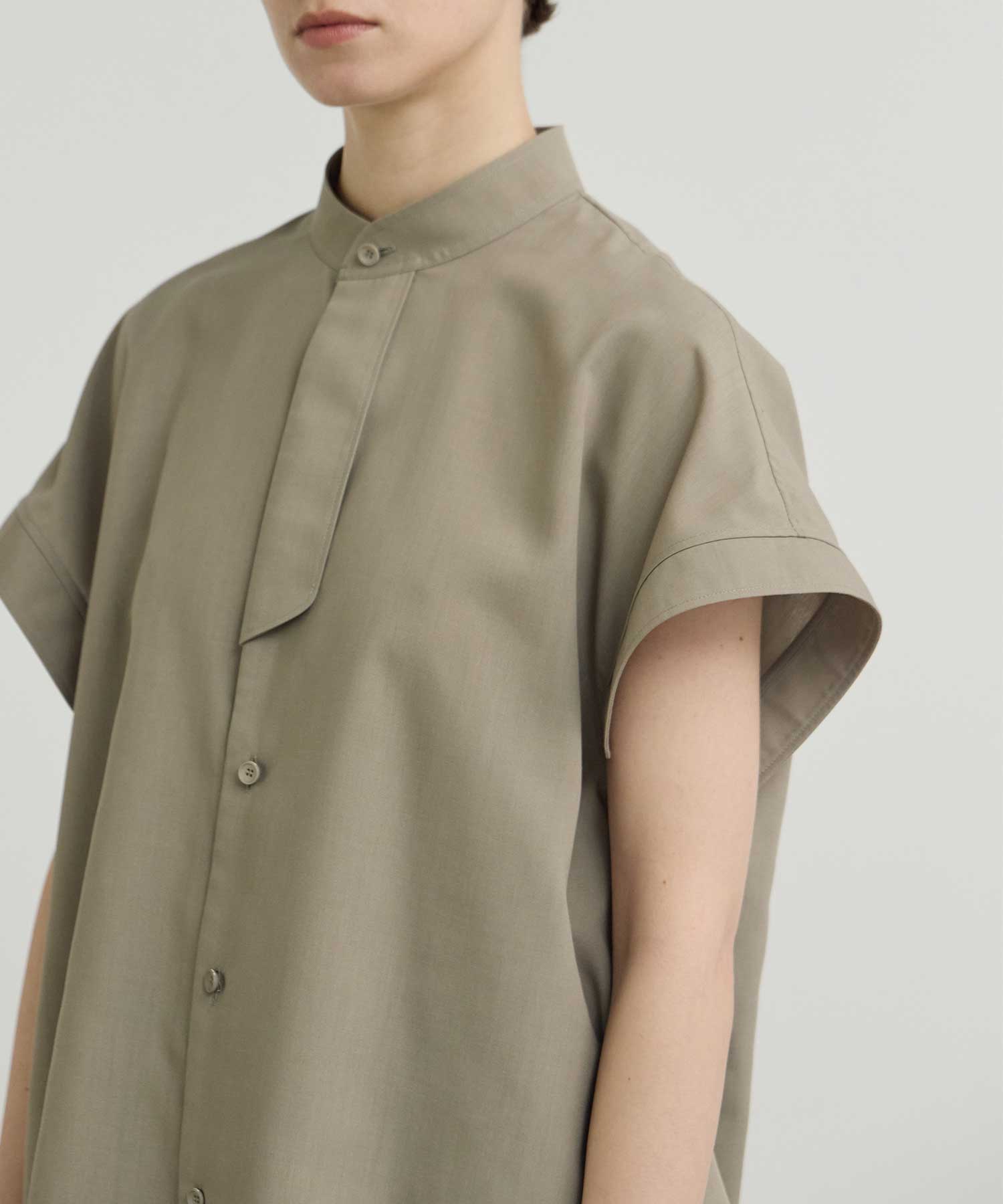 THE PLACKET A LINE SHIRT SLEEVE LESS THE RERACS